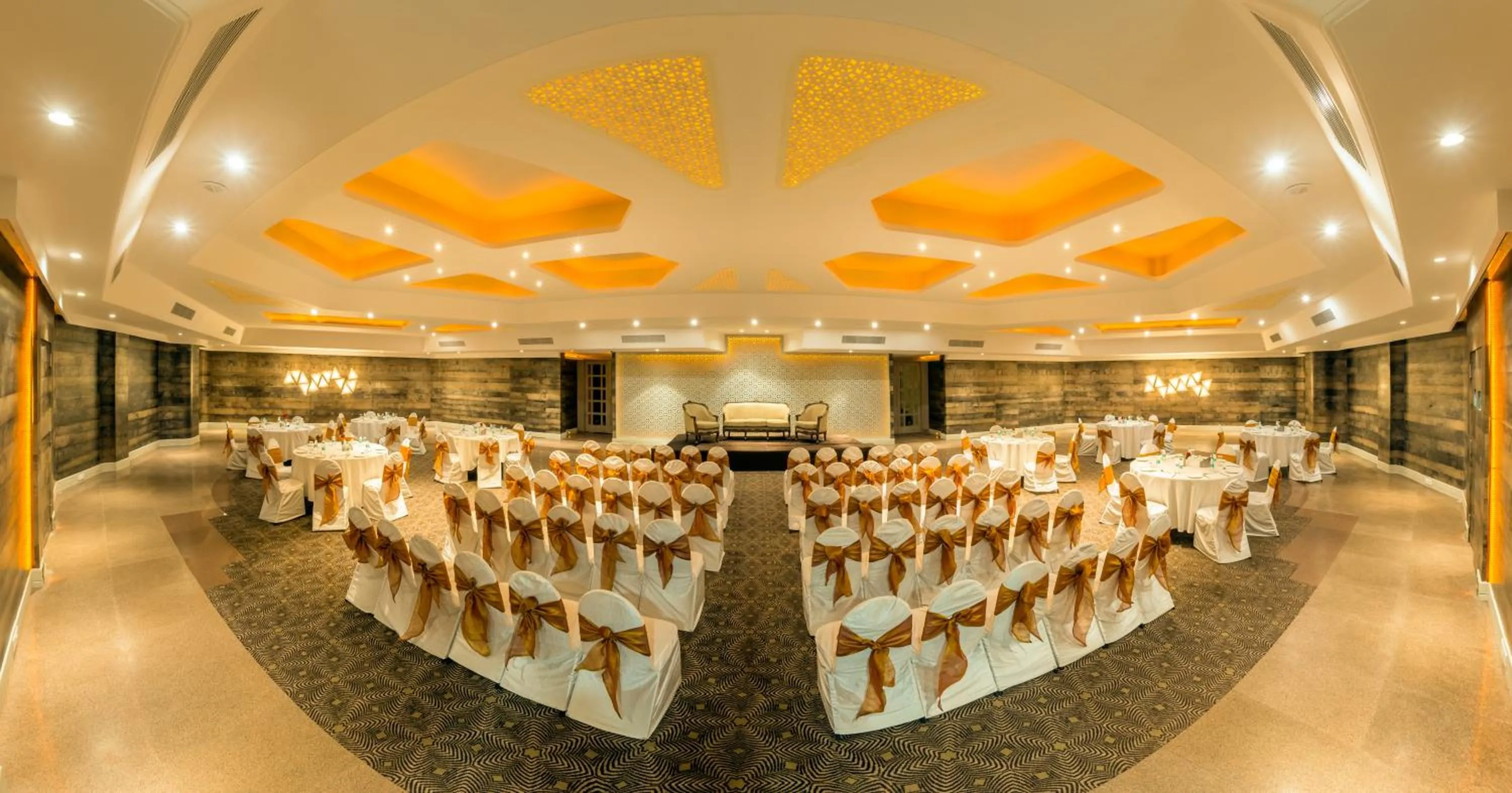 Business facilities in Howard Plaza The Fern, Agra