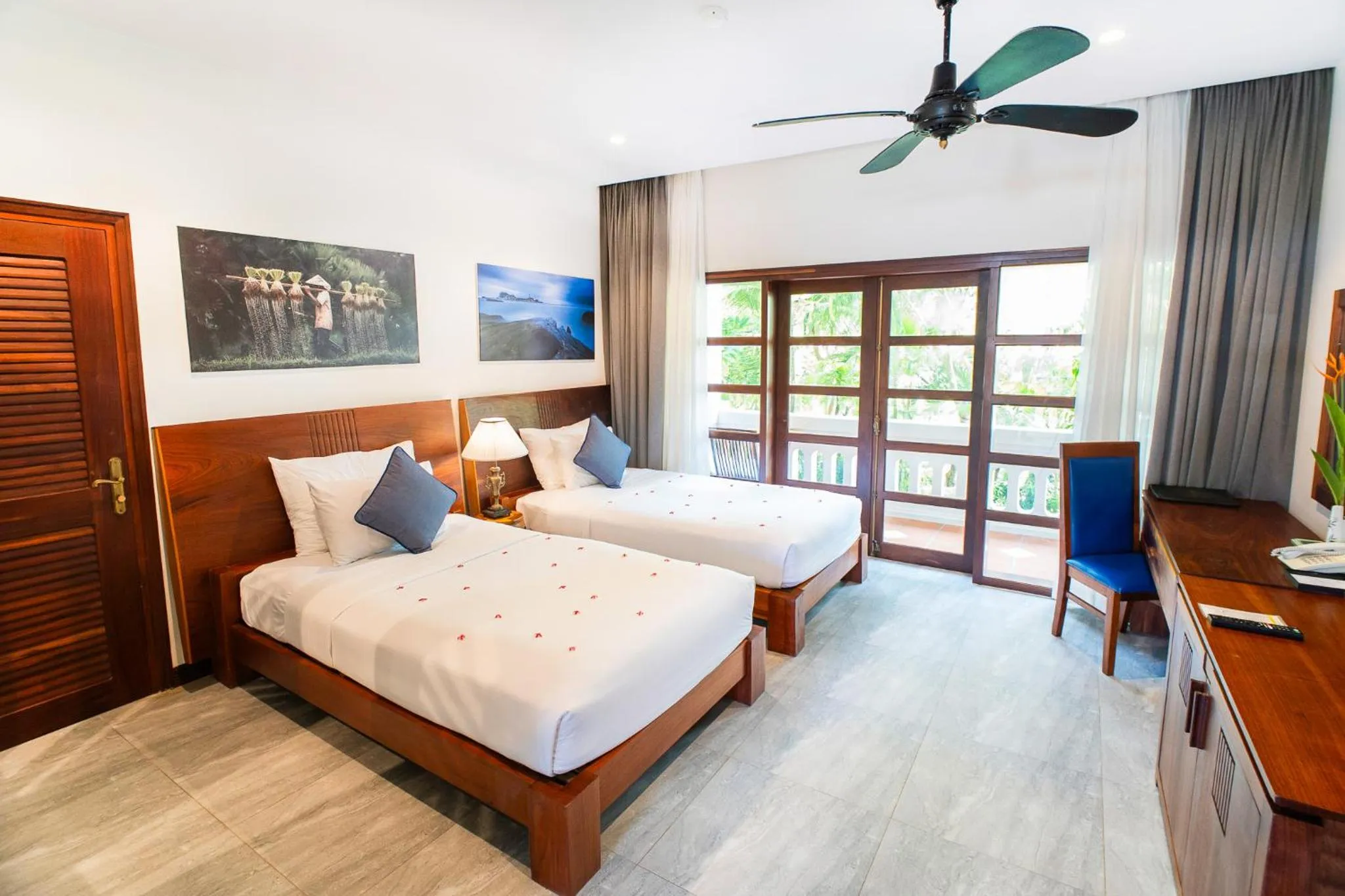 Bed in Allezboo Beach Resort & Spa