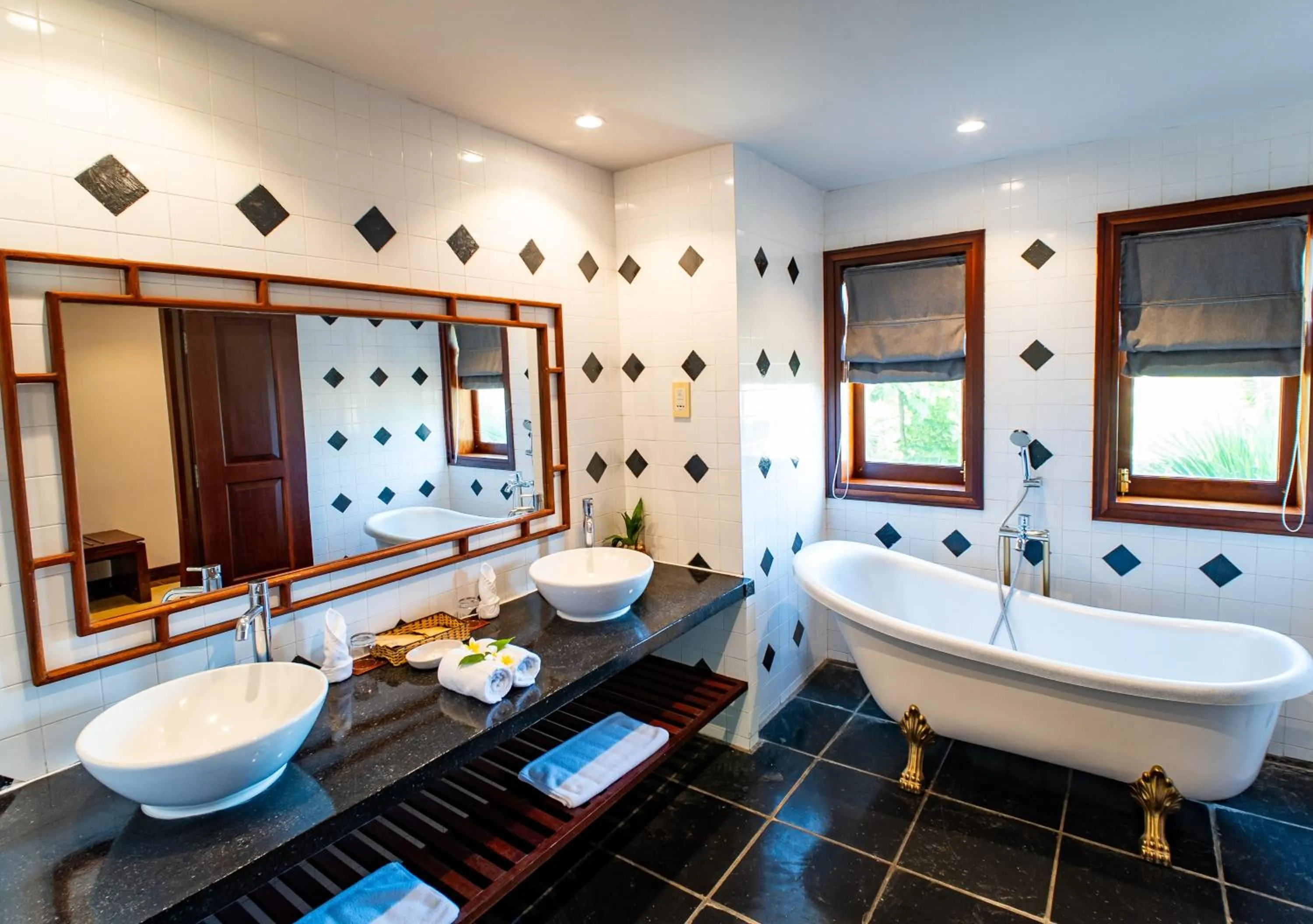 Shower in Allezboo Beach Resort & Spa