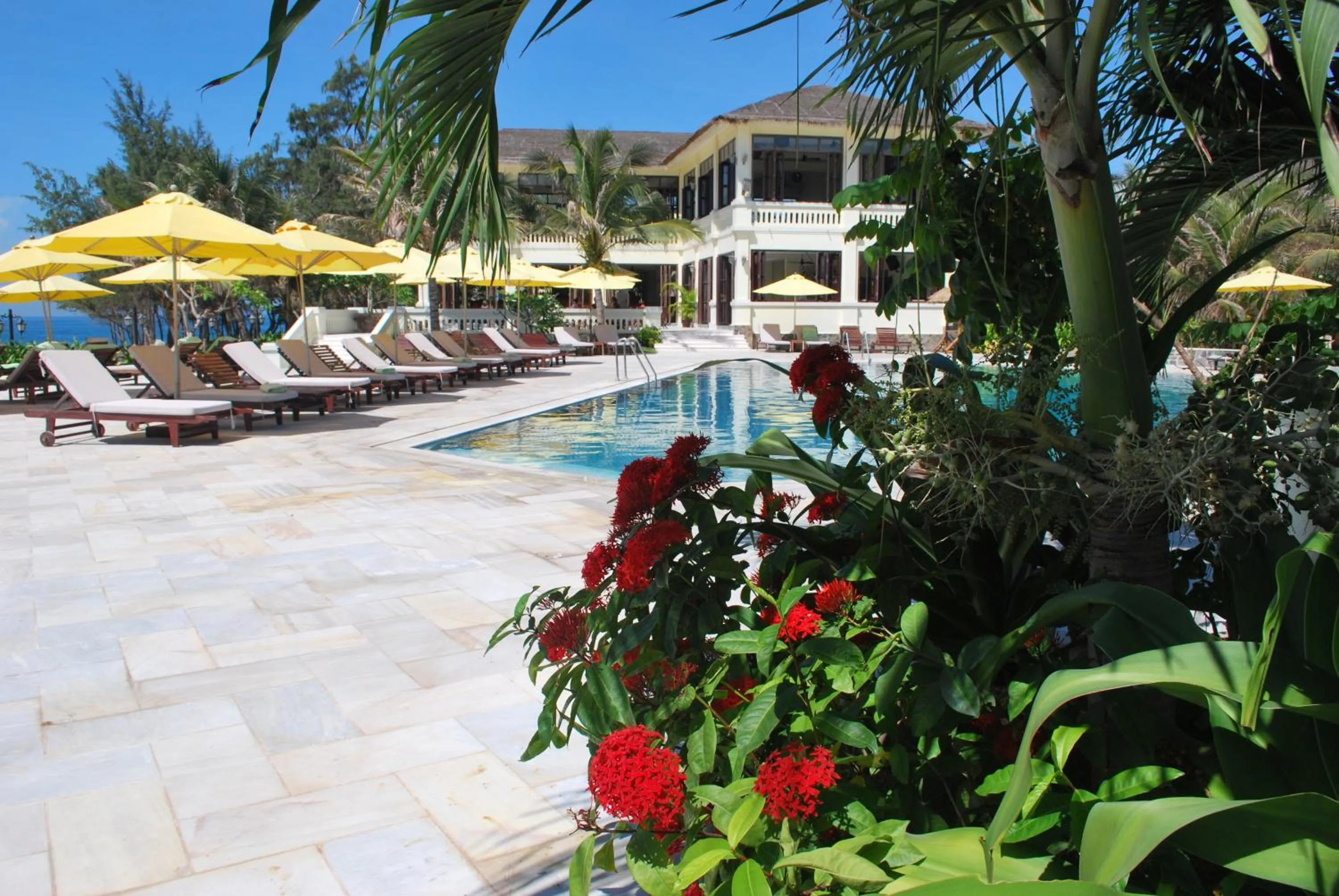 Patio in Allezboo Beach Resort & Spa