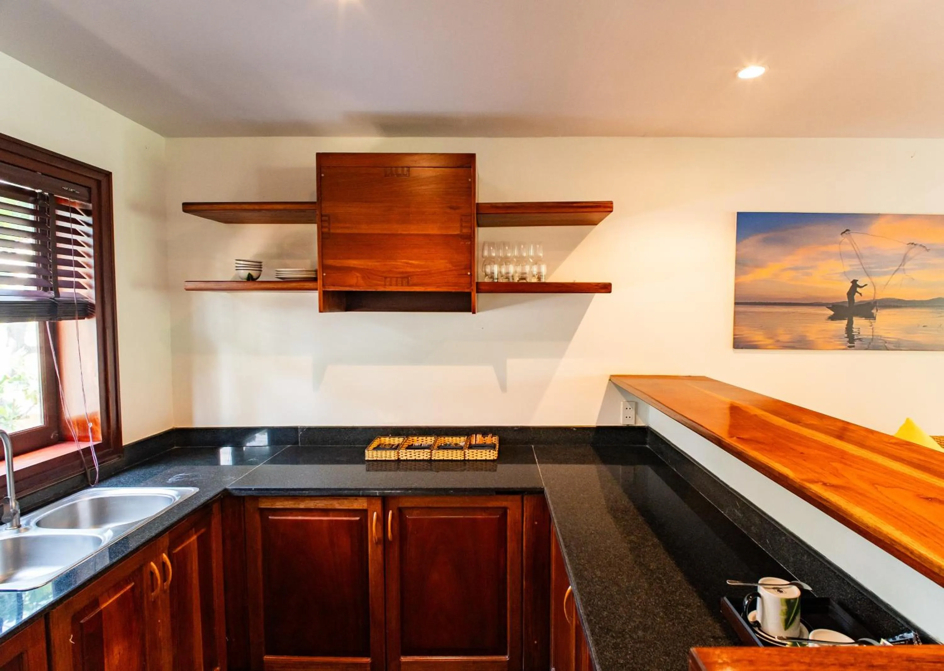 stove in Allezboo Beach Resort & Spa