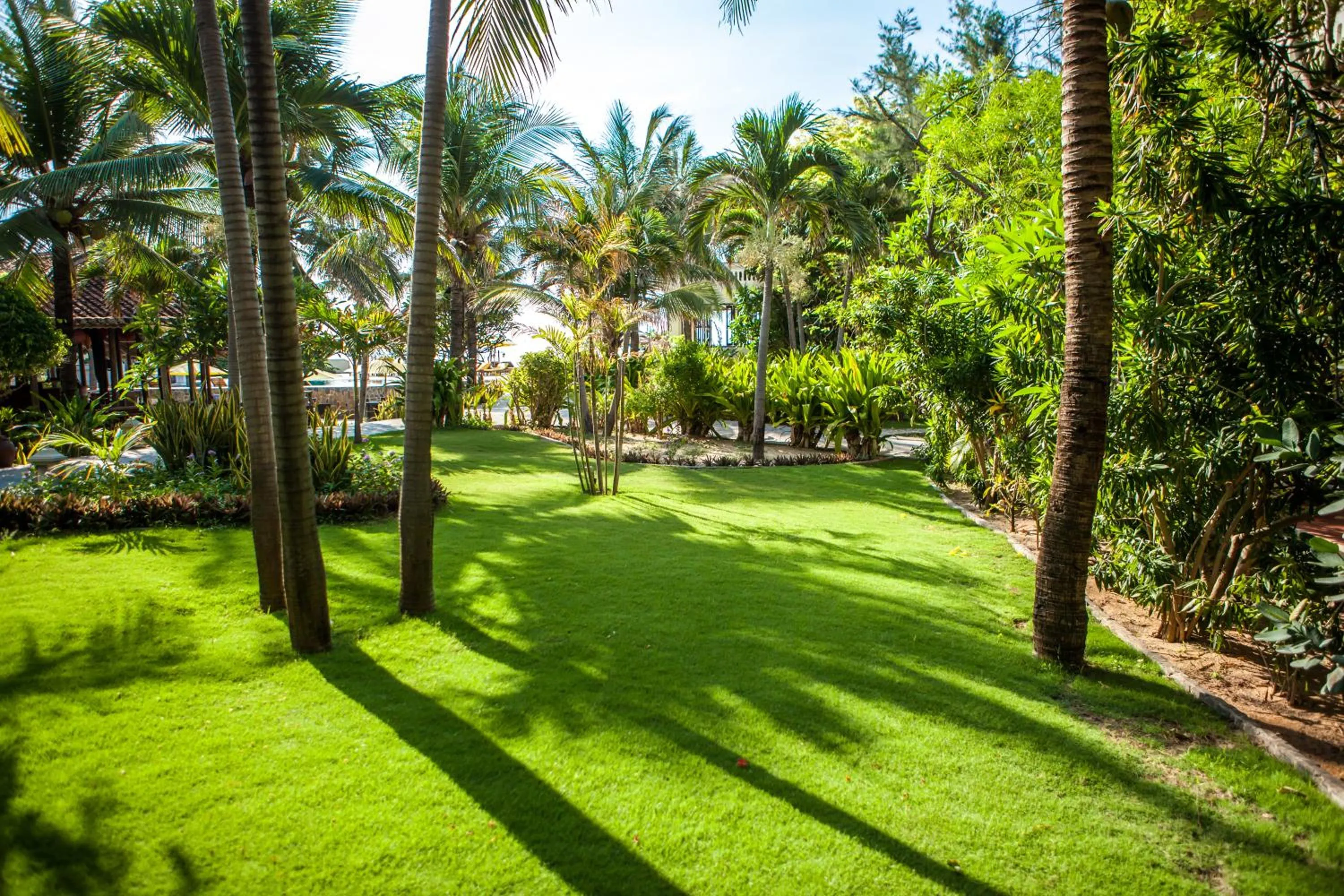 Garden in Allezboo Beach Resort & Spa