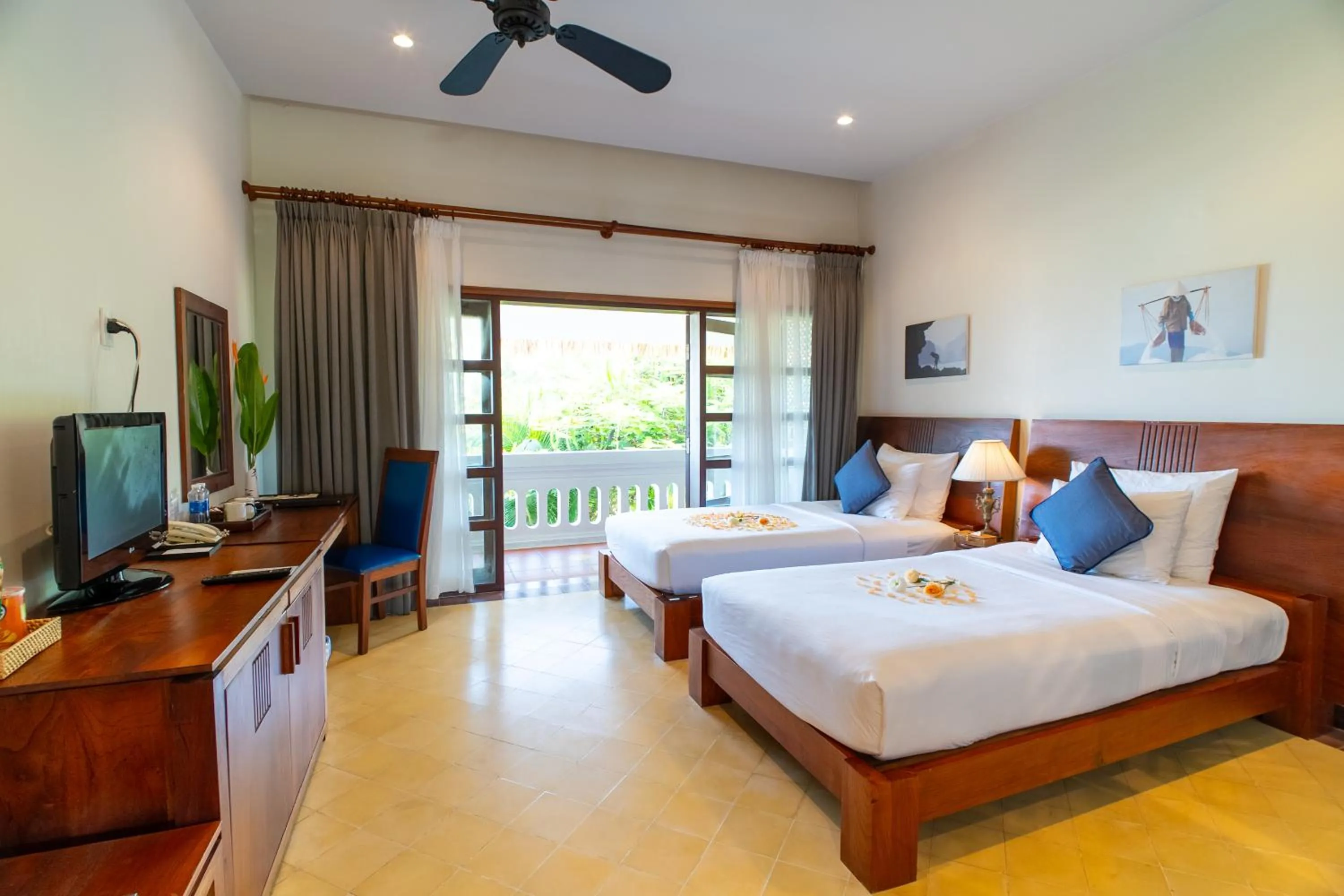 Bedroom, Bed in Allezboo Beach Resort & Spa