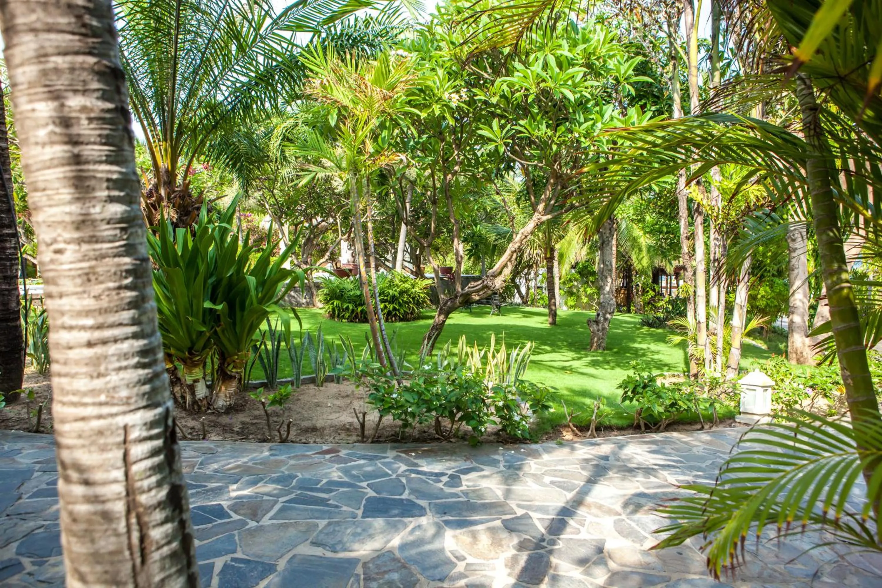 Patio in Allezboo Beach Resort & Spa