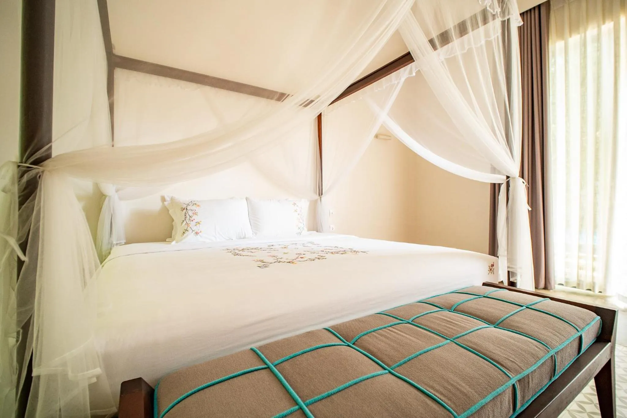 Property building, Bed in Allezboo Beach Resort & Spa