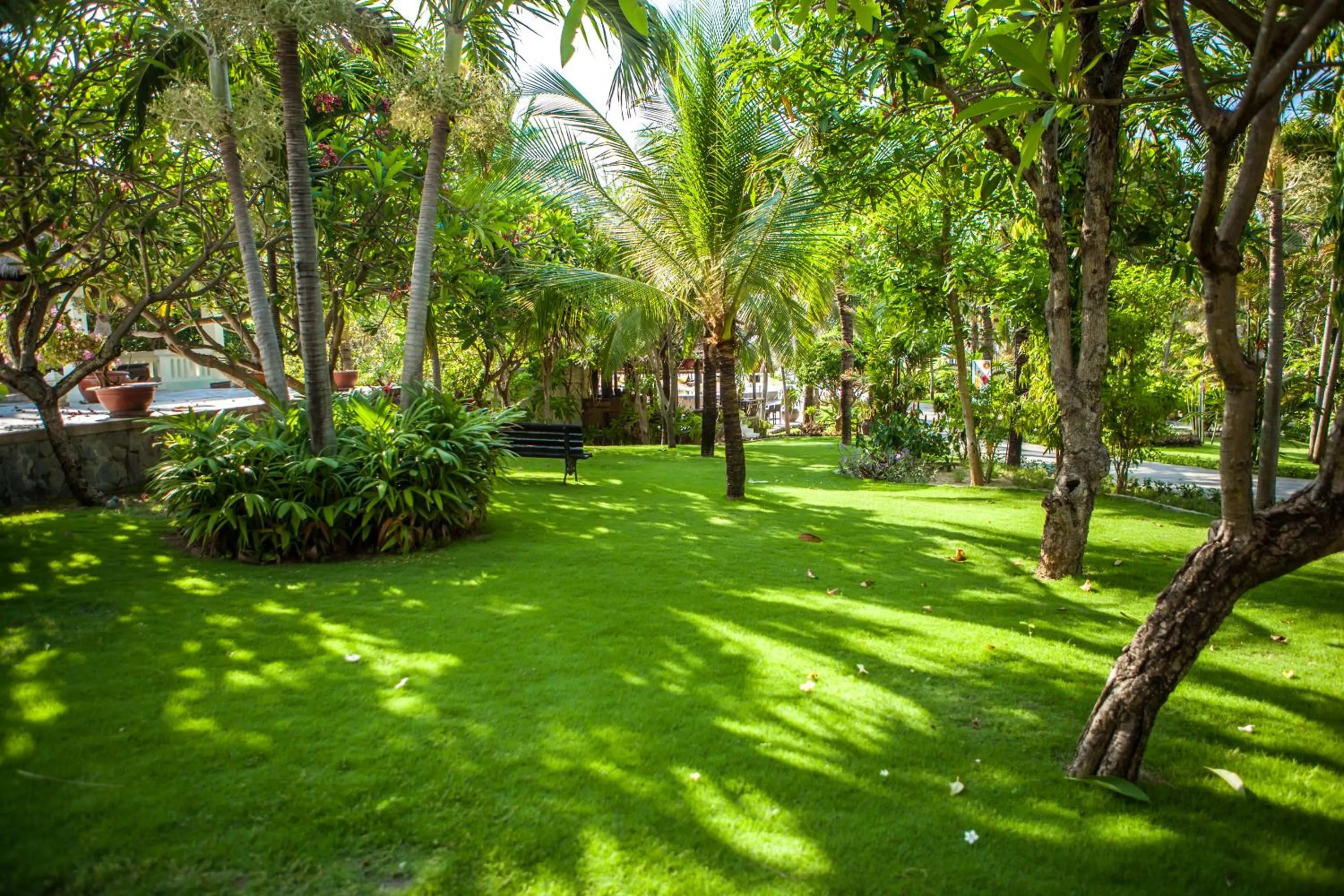 Garden in Allezboo Beach Resort & Spa