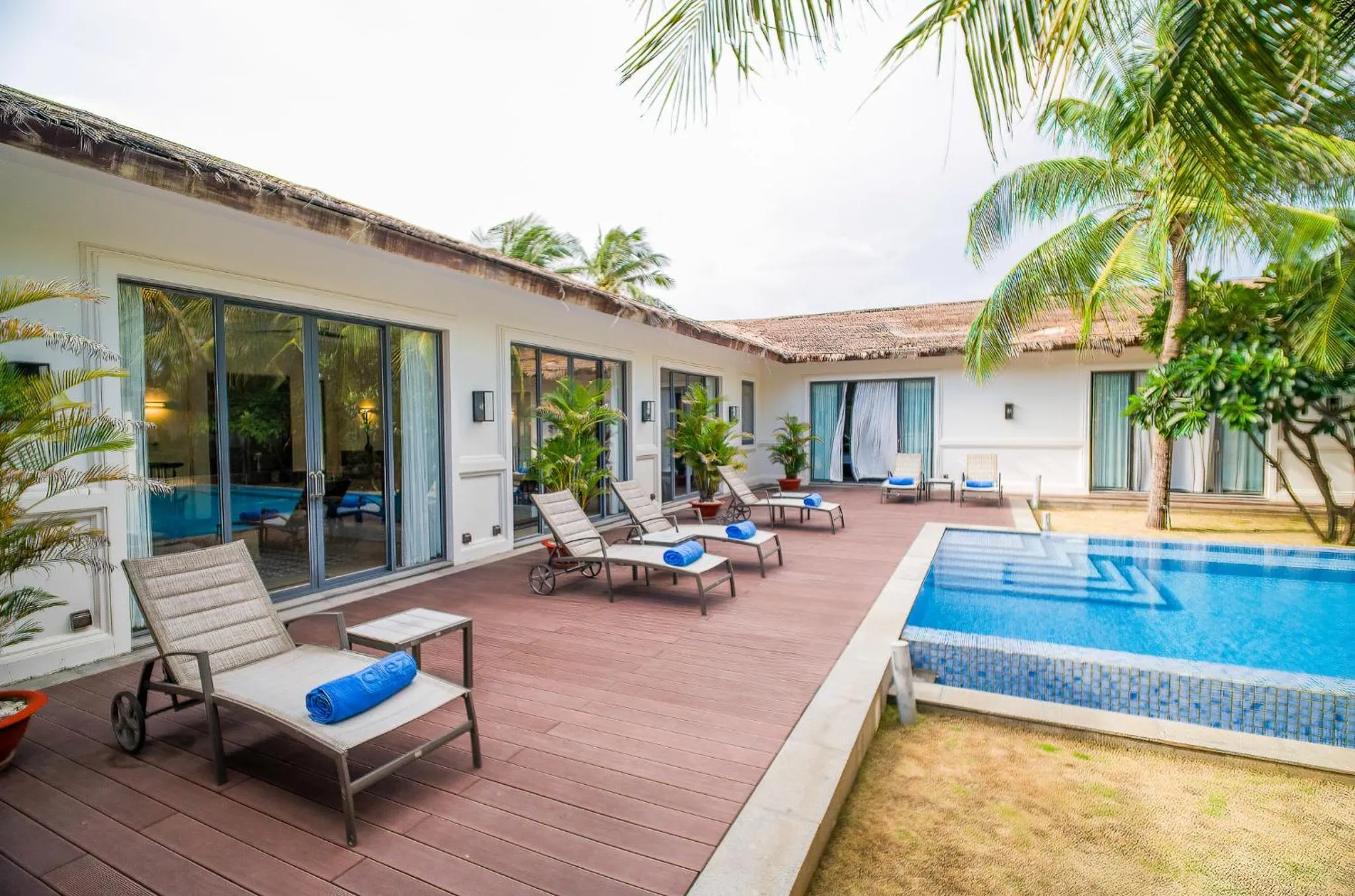 Property building in Allezboo Beach Resort & Spa