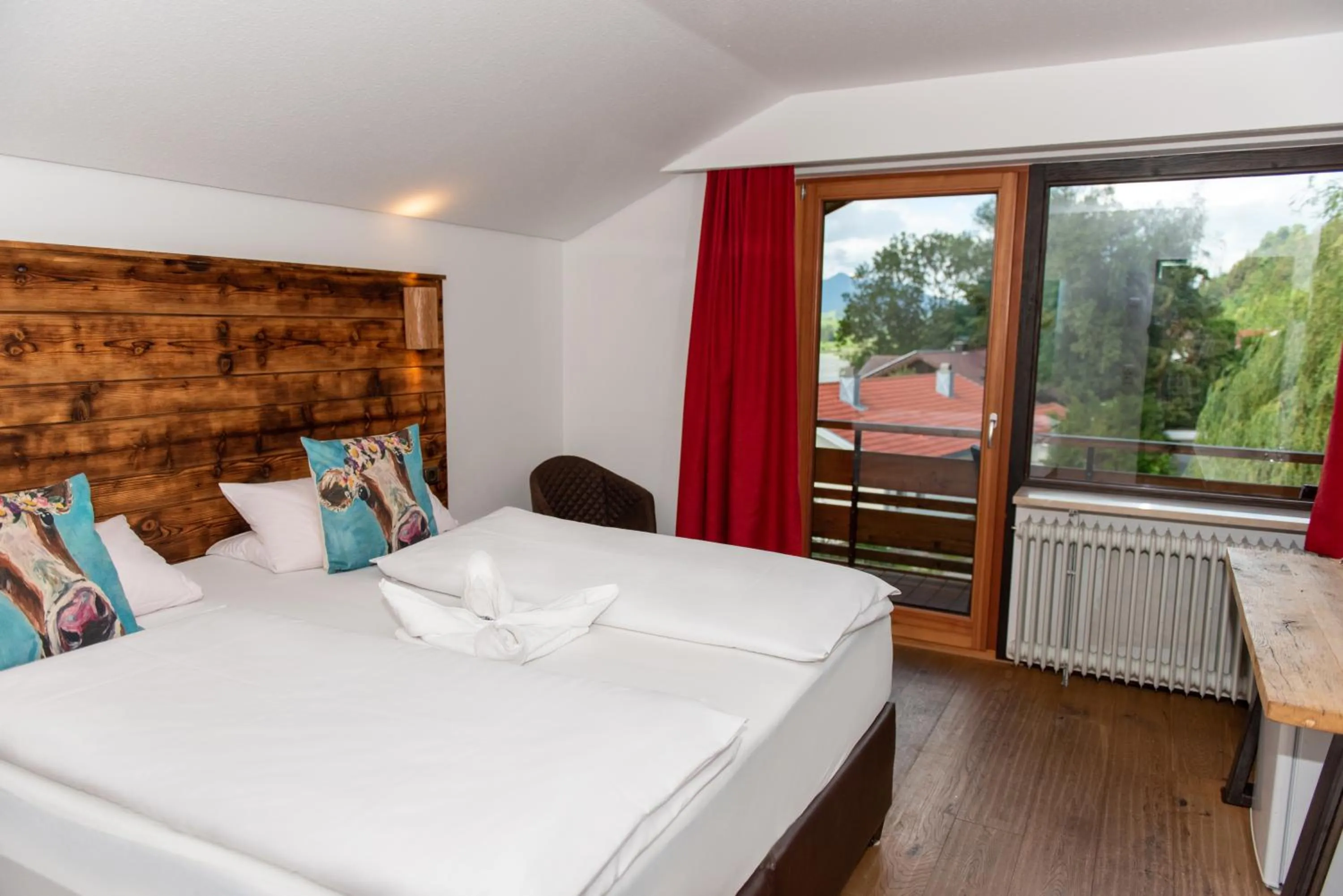 Bed in Hotel Alpenglühn