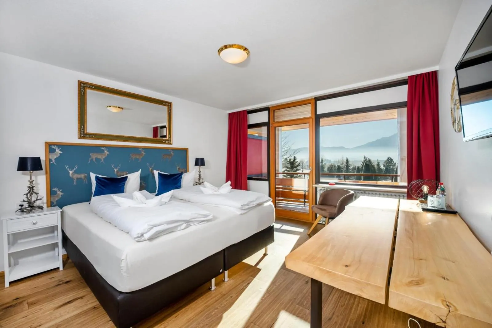 Photo of the whole room, Bed in Hotel Alpenglühn