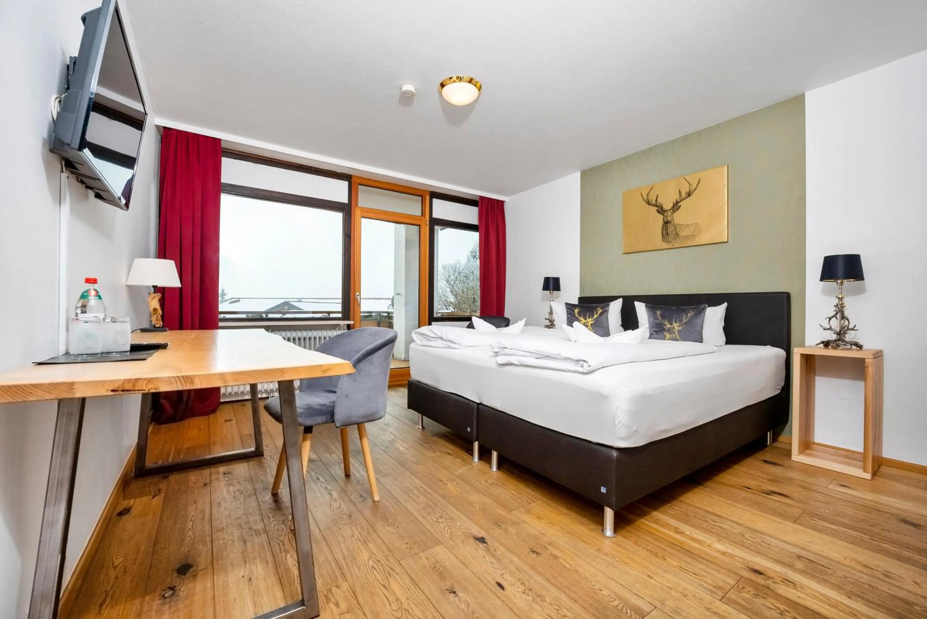 Photo of the whole room, Bed in Hotel Alpenglühn