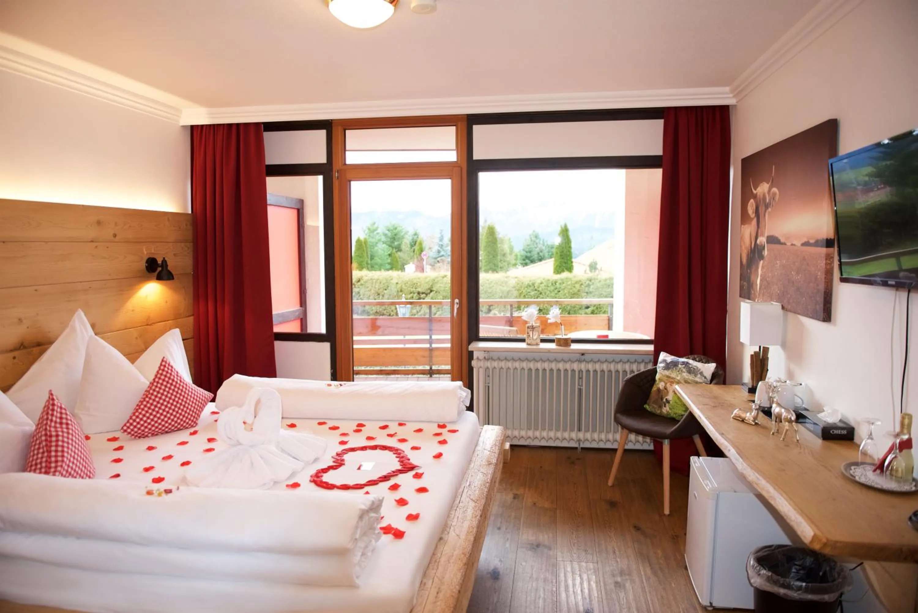 Photo of the whole room, Bed in Hotel Alpenglühn