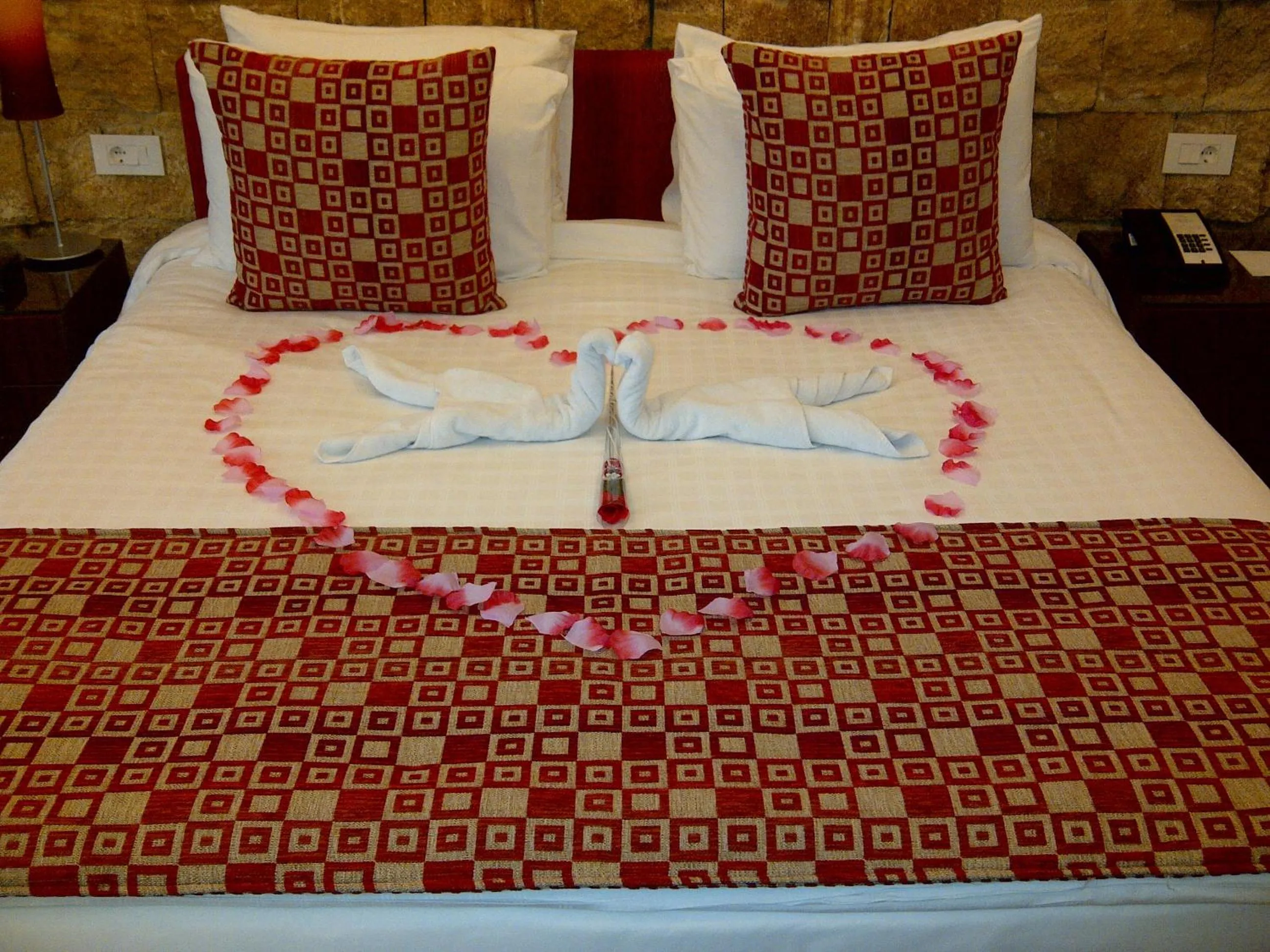 Bed in Monoberge Hotel