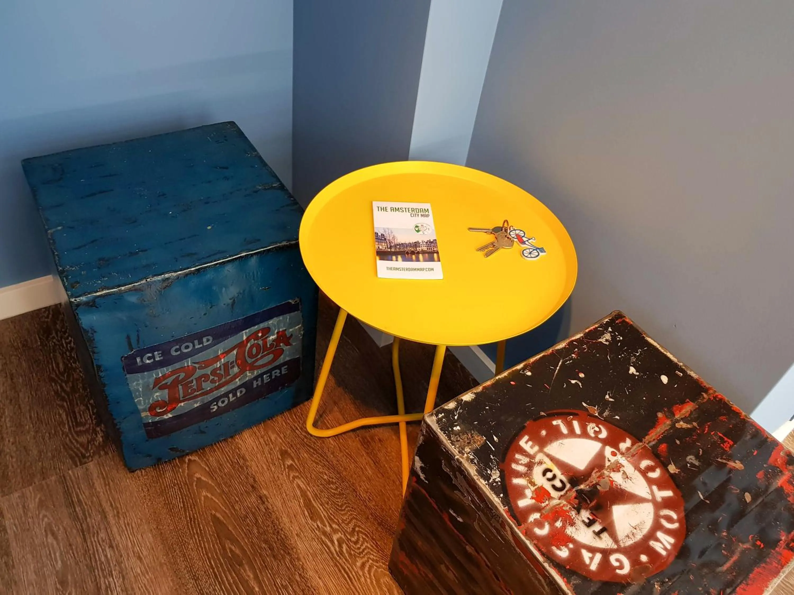 Seating area in Urban Vibes Guesthouse