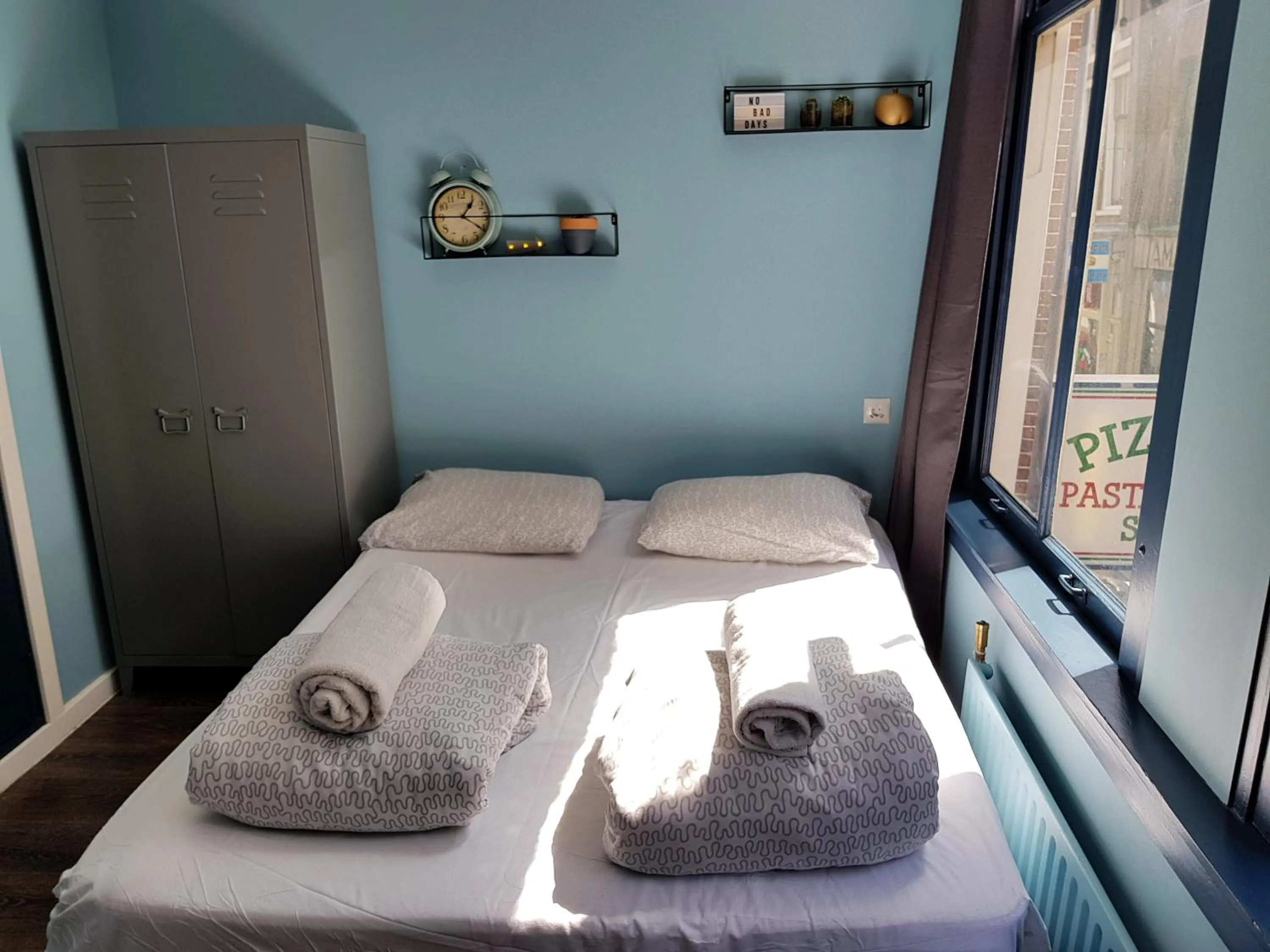 Bed in Urban Vibes Guesthouse