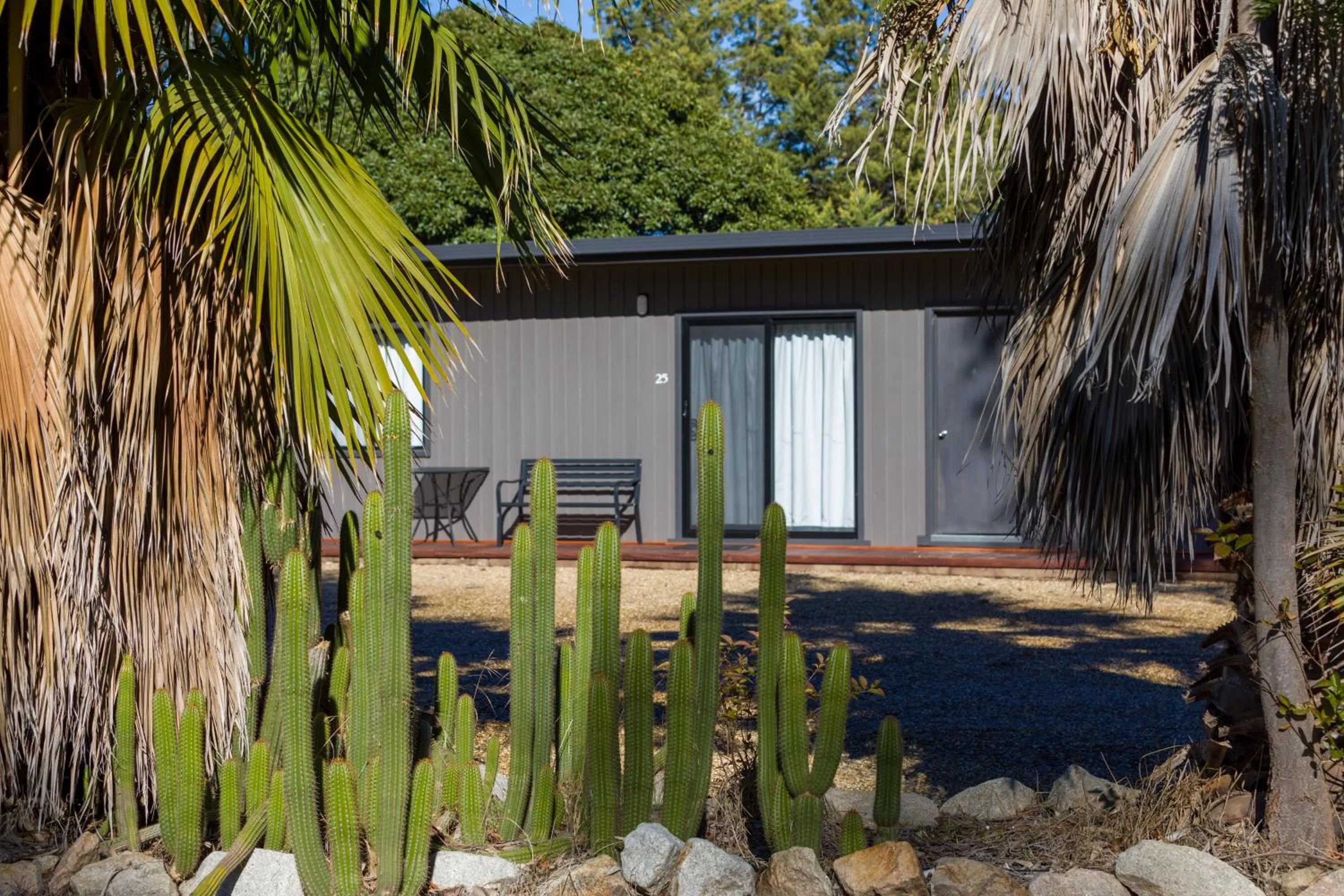 Garden view in Gardenview