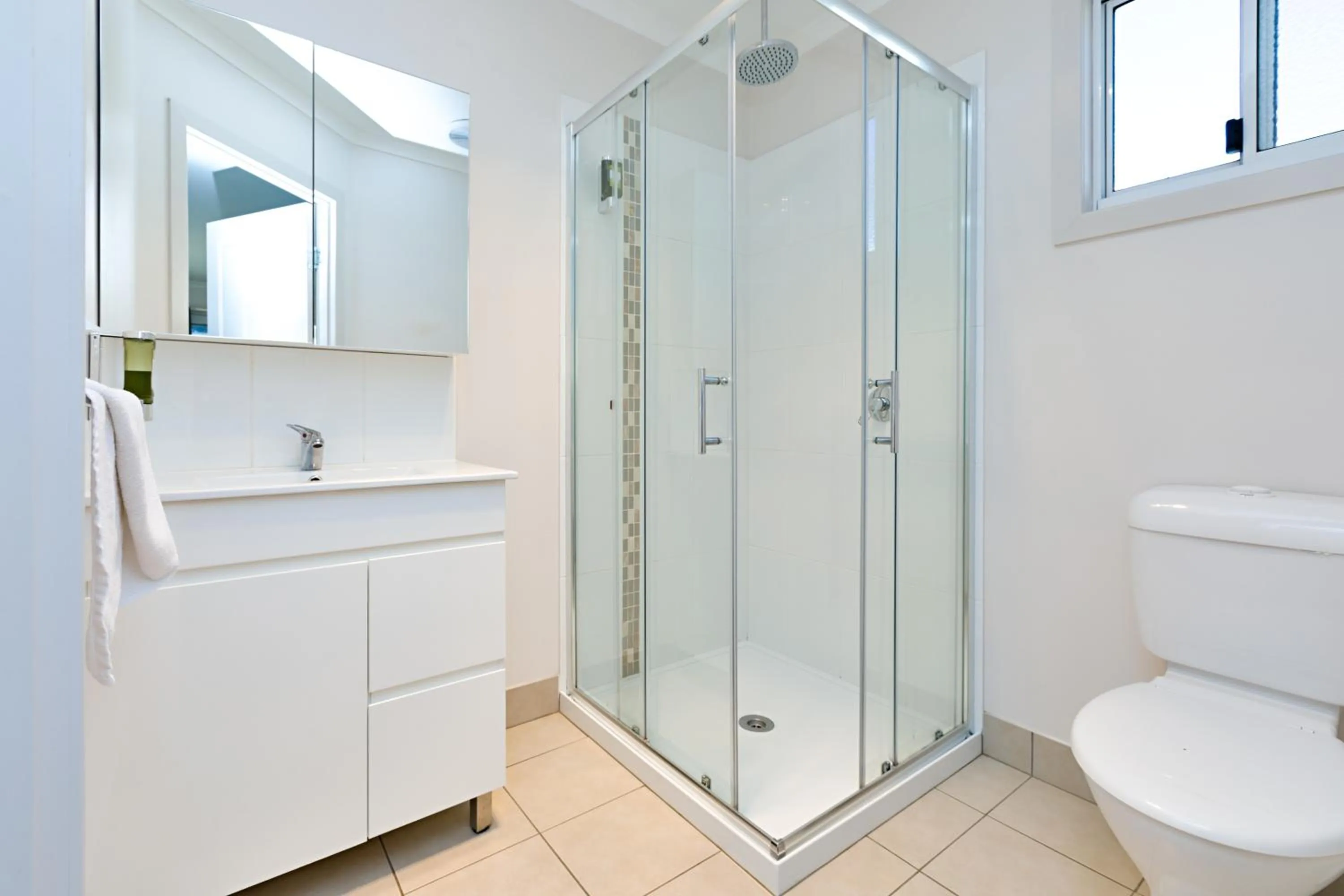 Shower in Gardenview