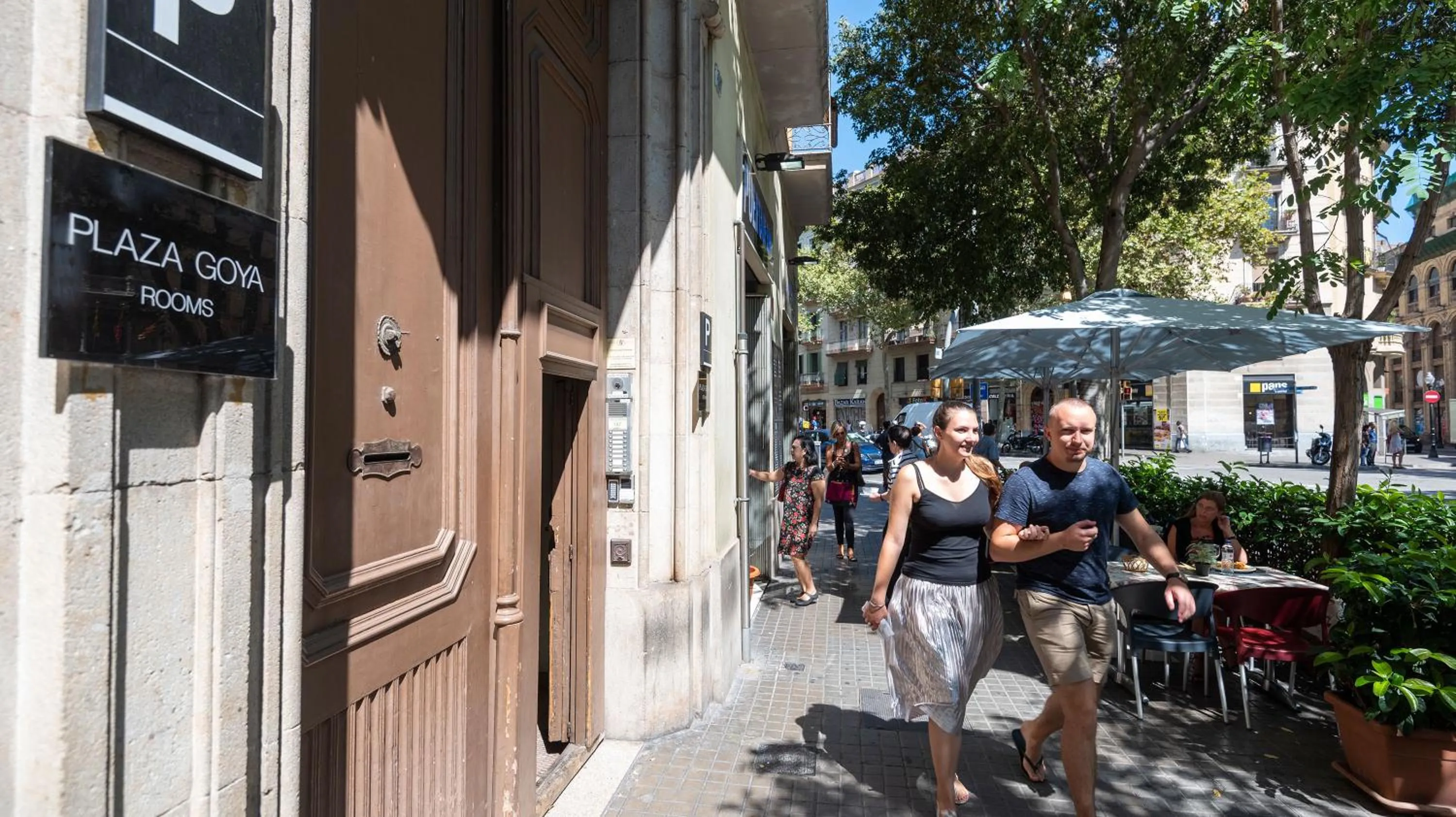 Area and facilities in Plaza Goya Rooms
