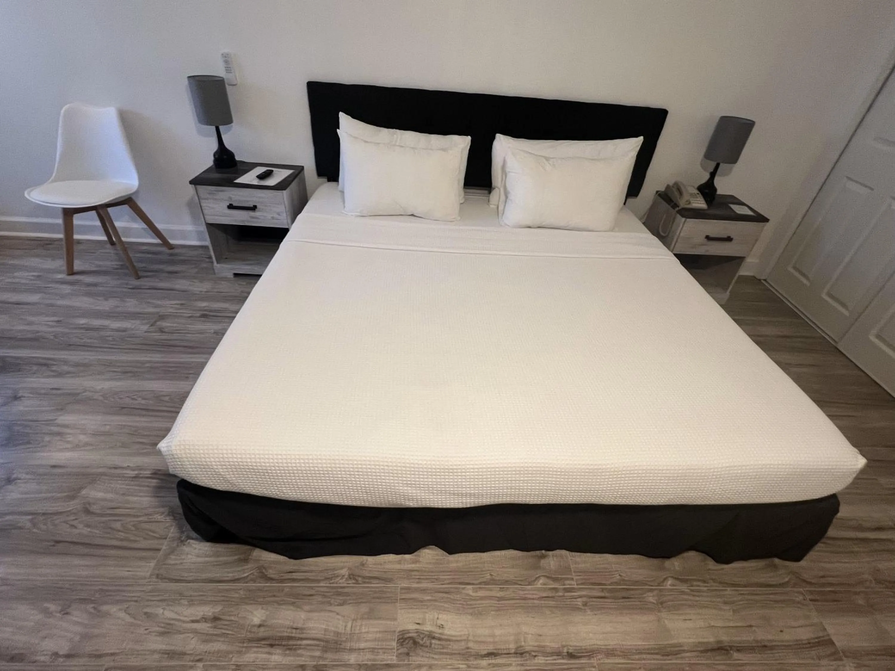 Bed in Grand Palms Spa & Golf Resort