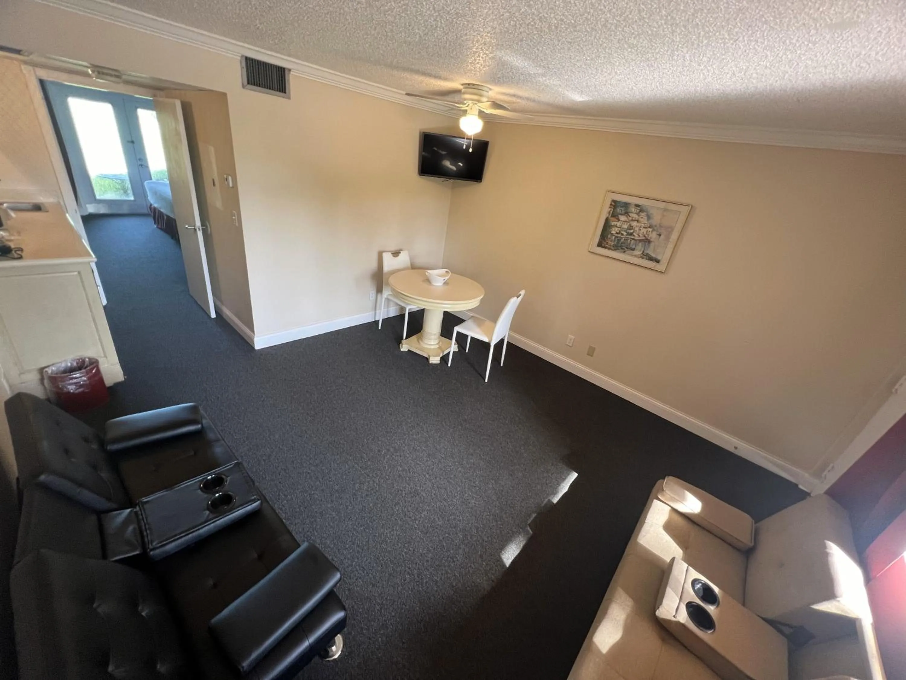 Living room in Grand Palms Spa & Golf Resort