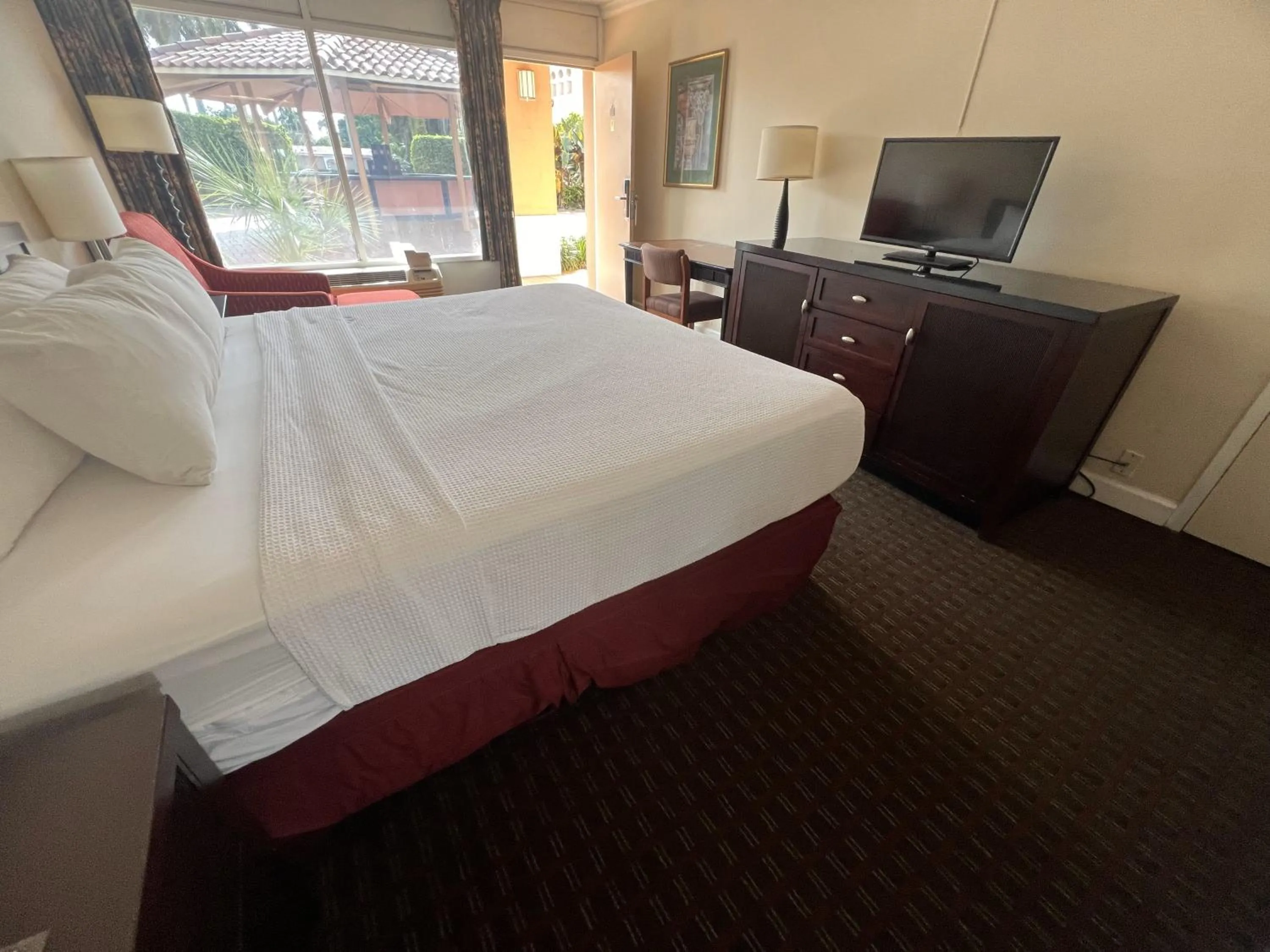 Bed in Grand Palms Spa & Golf Resort