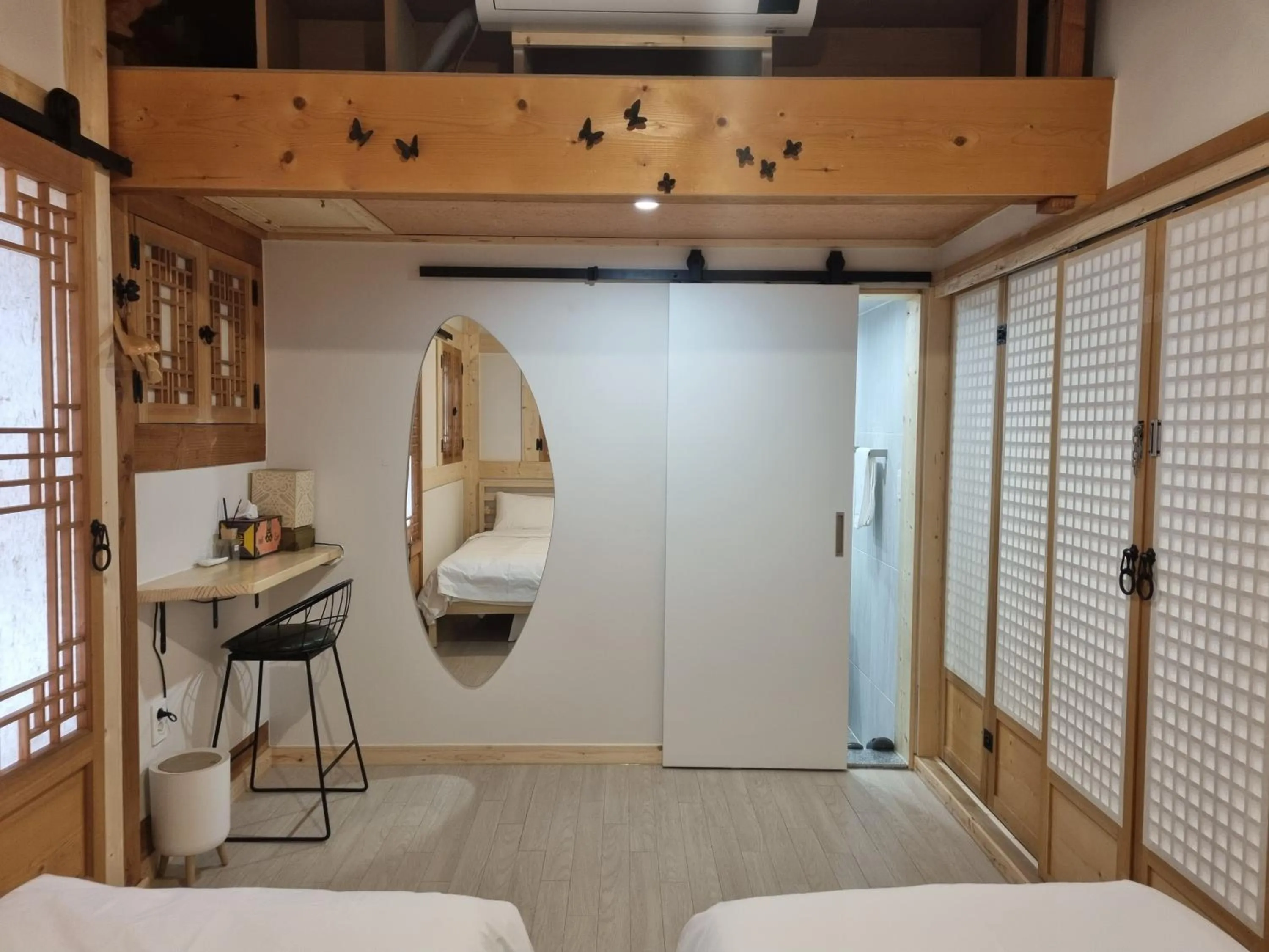 Toilet, Bed in Sarangroo