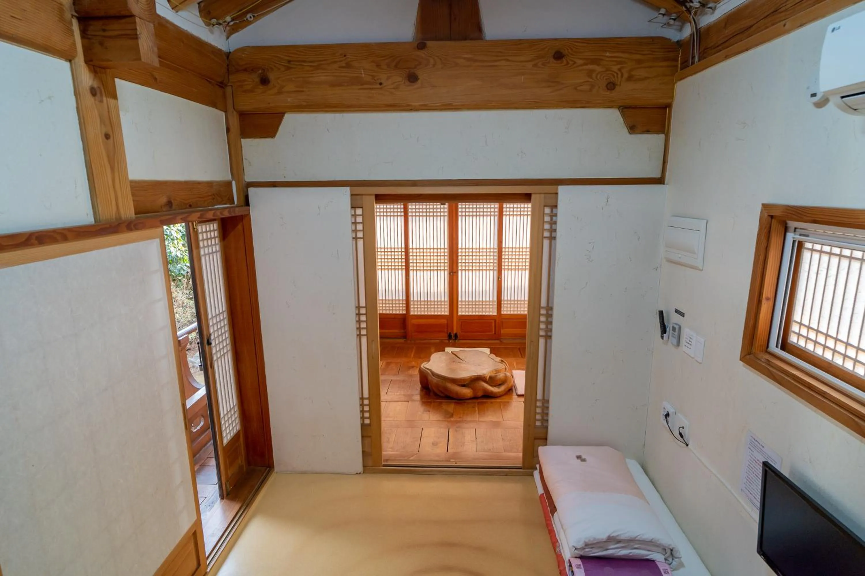 Property building, Bed in Sarangroo