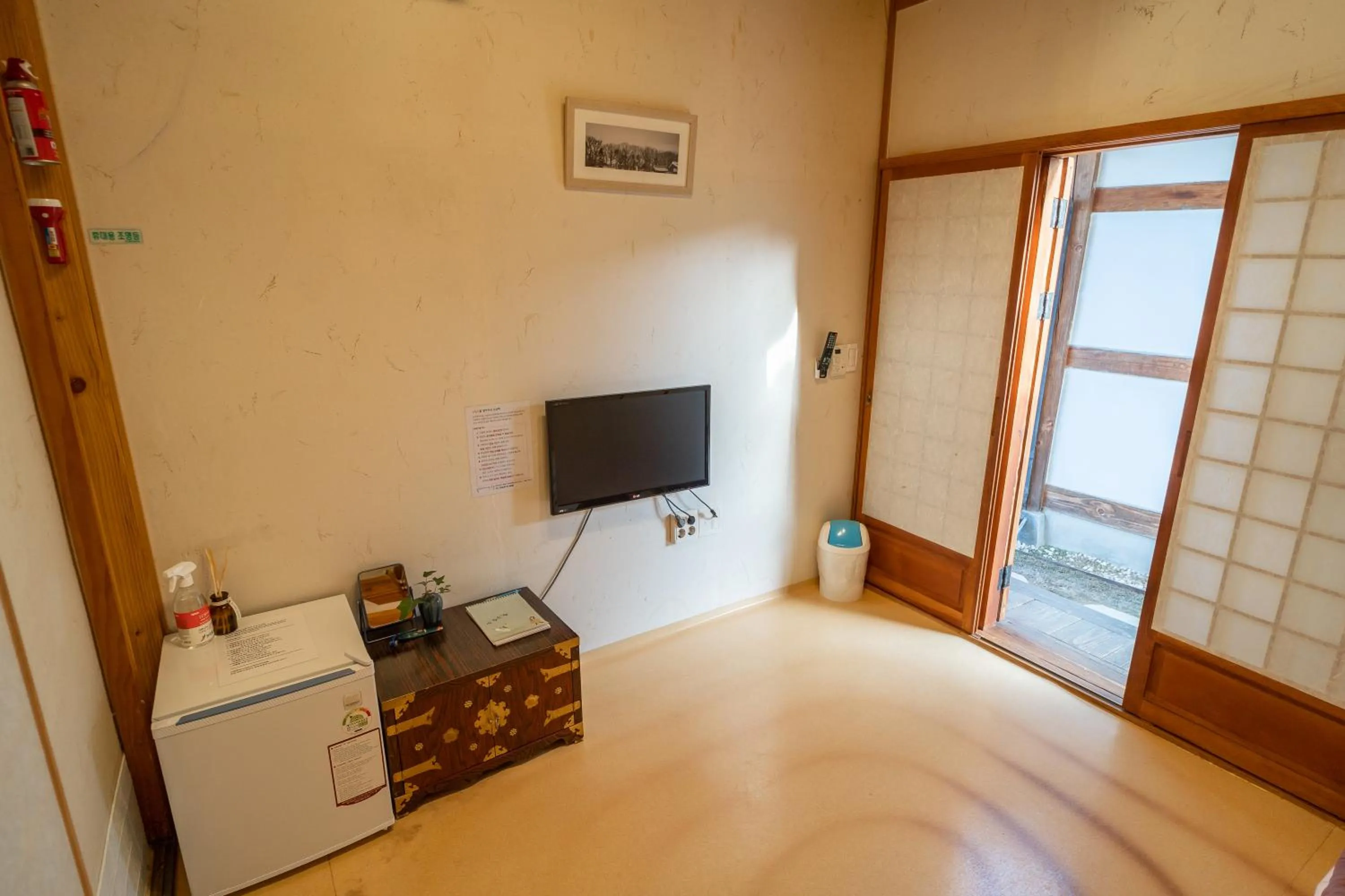 Property building, Bed in Sarangroo