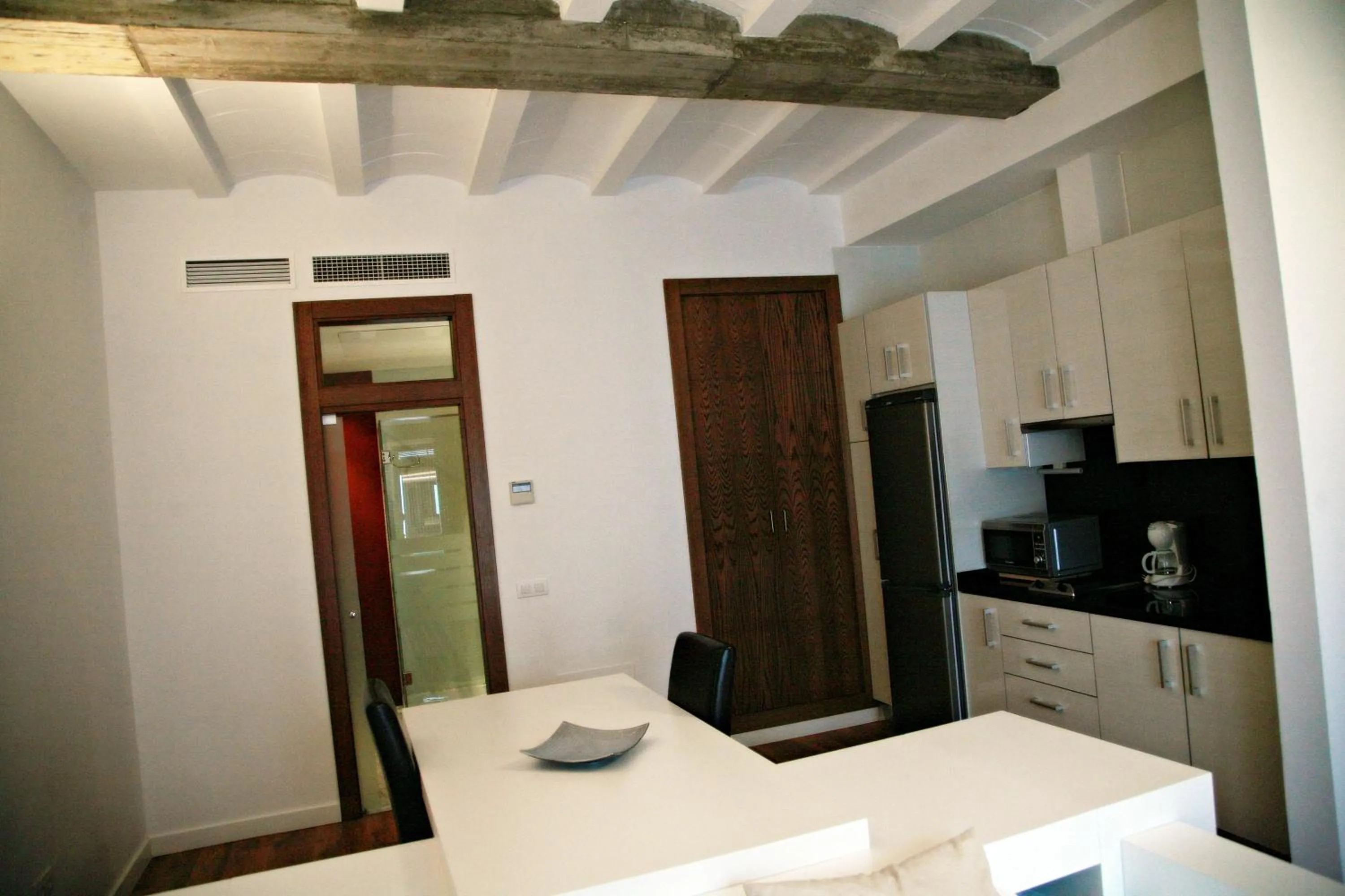 Photo of the whole room in Apartamentos Coronado