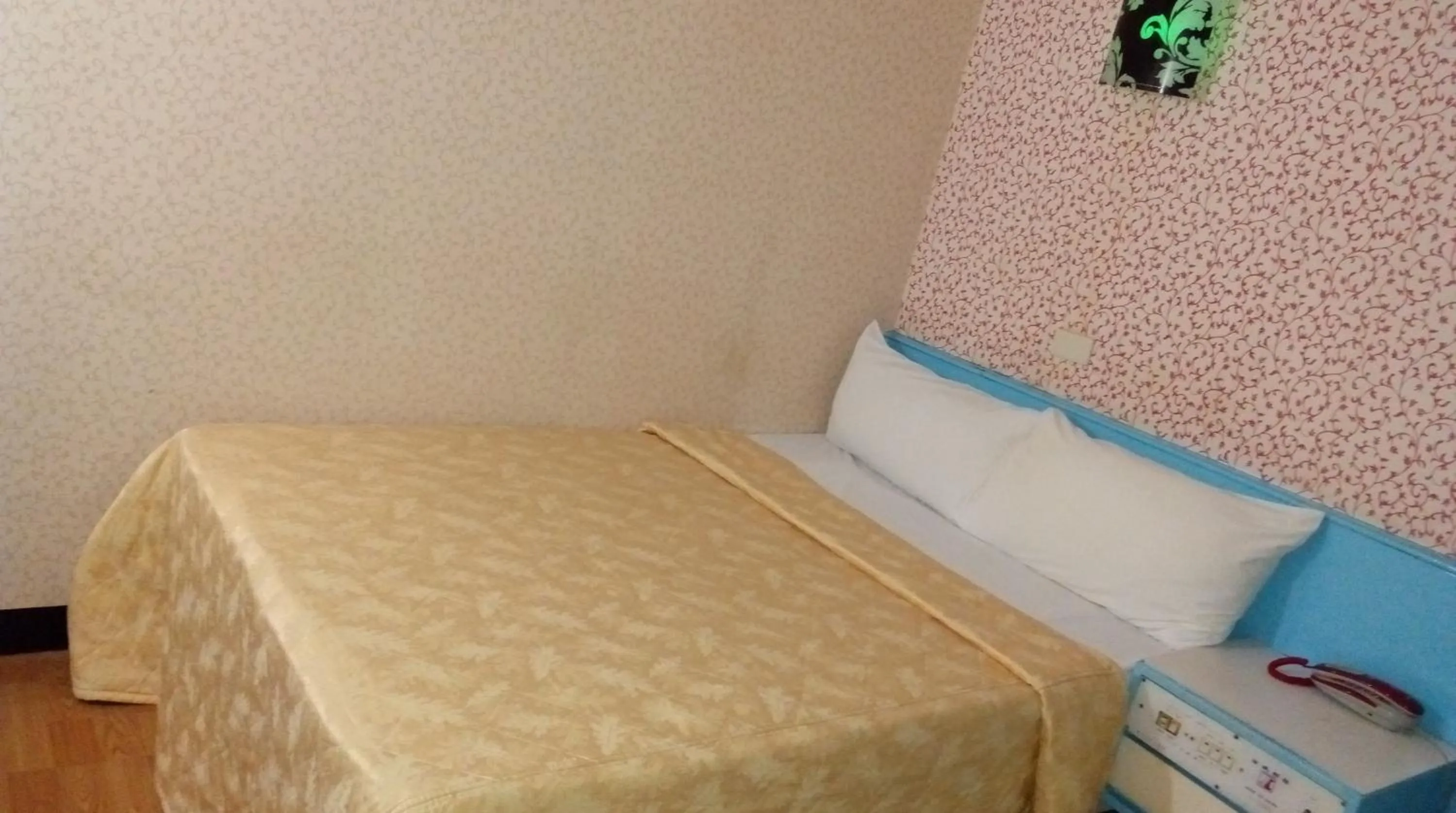 Bed in Reui Chung Hotel