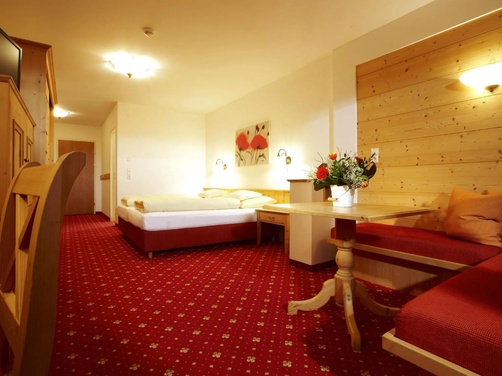 Bed in Alpengasthof Grüner, Ski In & Ski Out