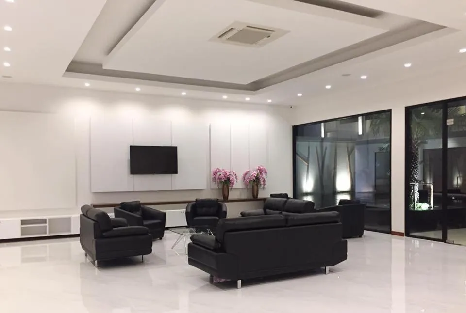 Lounge or bar in Orchid Riverview Hotel