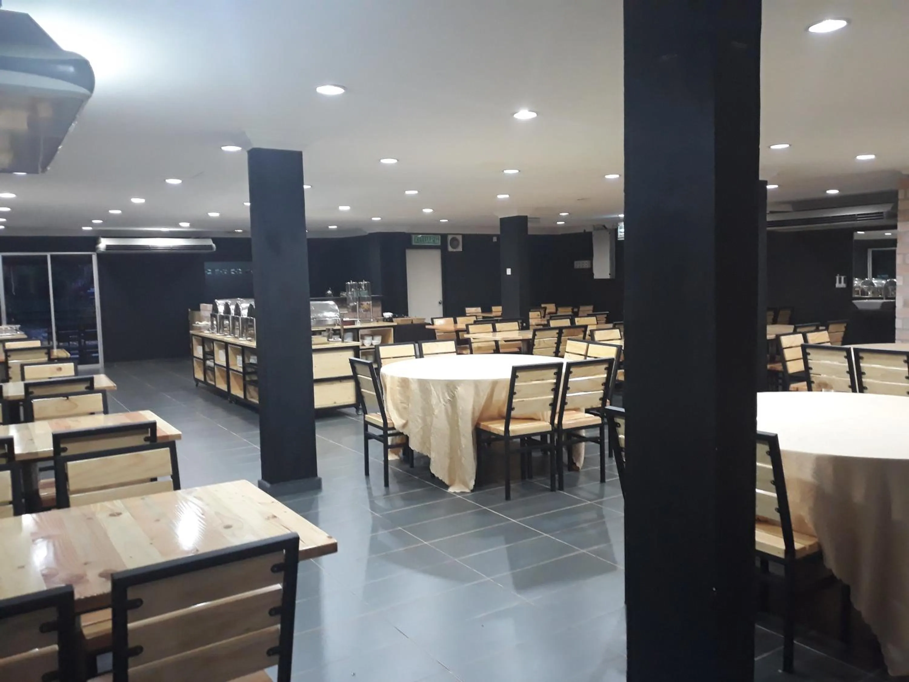 Restaurant/places to eat in Hotel Seri Malaysia Temerloh