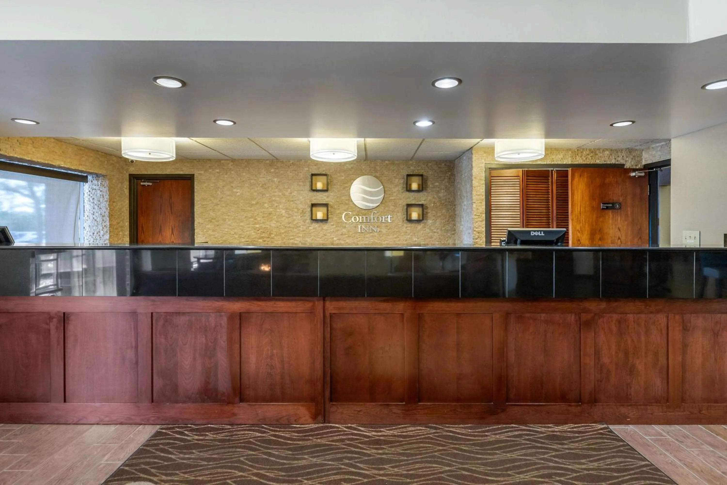 Lobby or reception in Comfort Inn Grand Rapids Airport