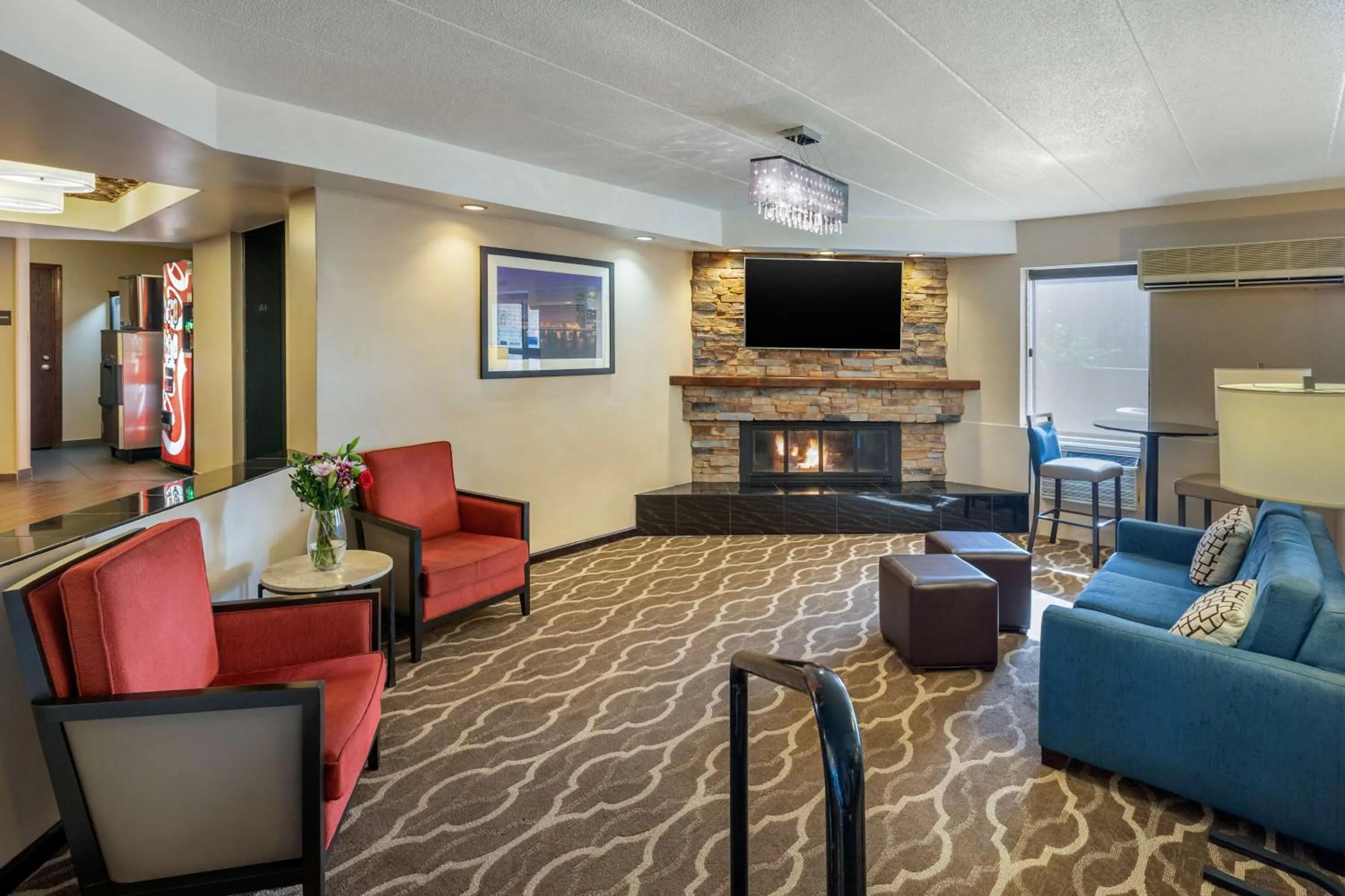 Lobby or reception in Comfort Inn Grand Rapids Airport