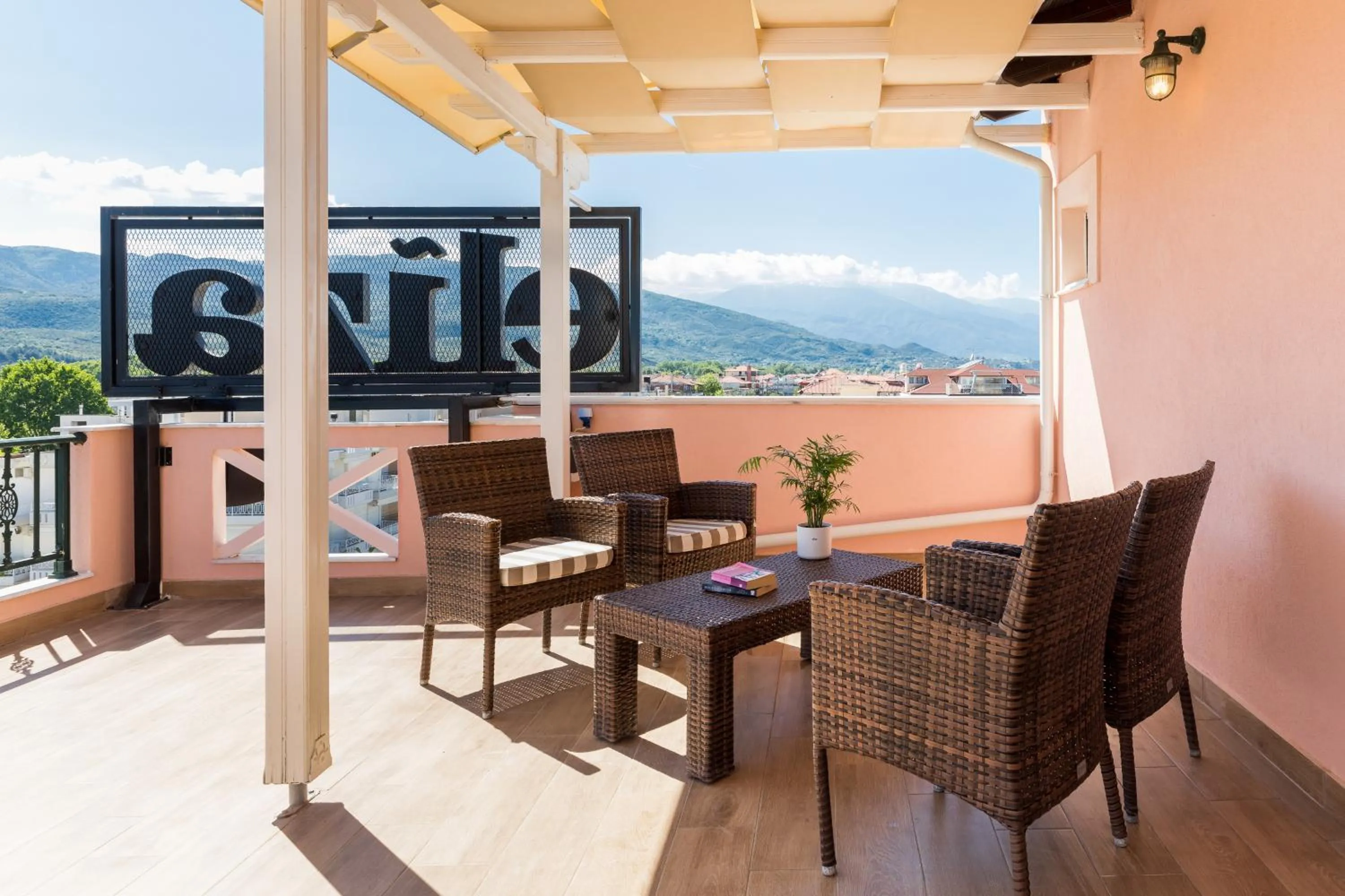 Balcony/Terrace in Eliza Hotel by Panel Hospitality