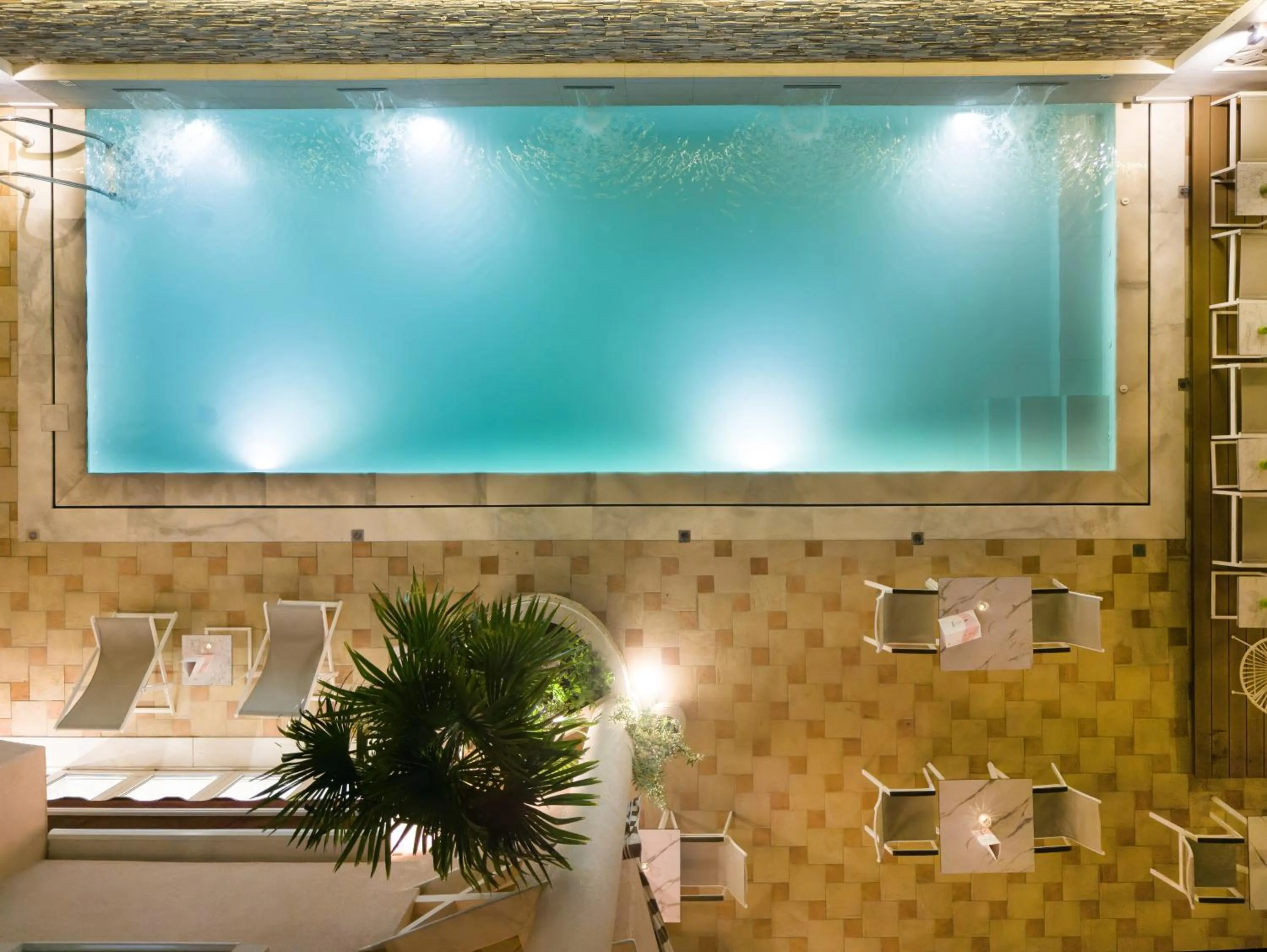 Swimming pool in Eliza Hotel by Panel Hospitality