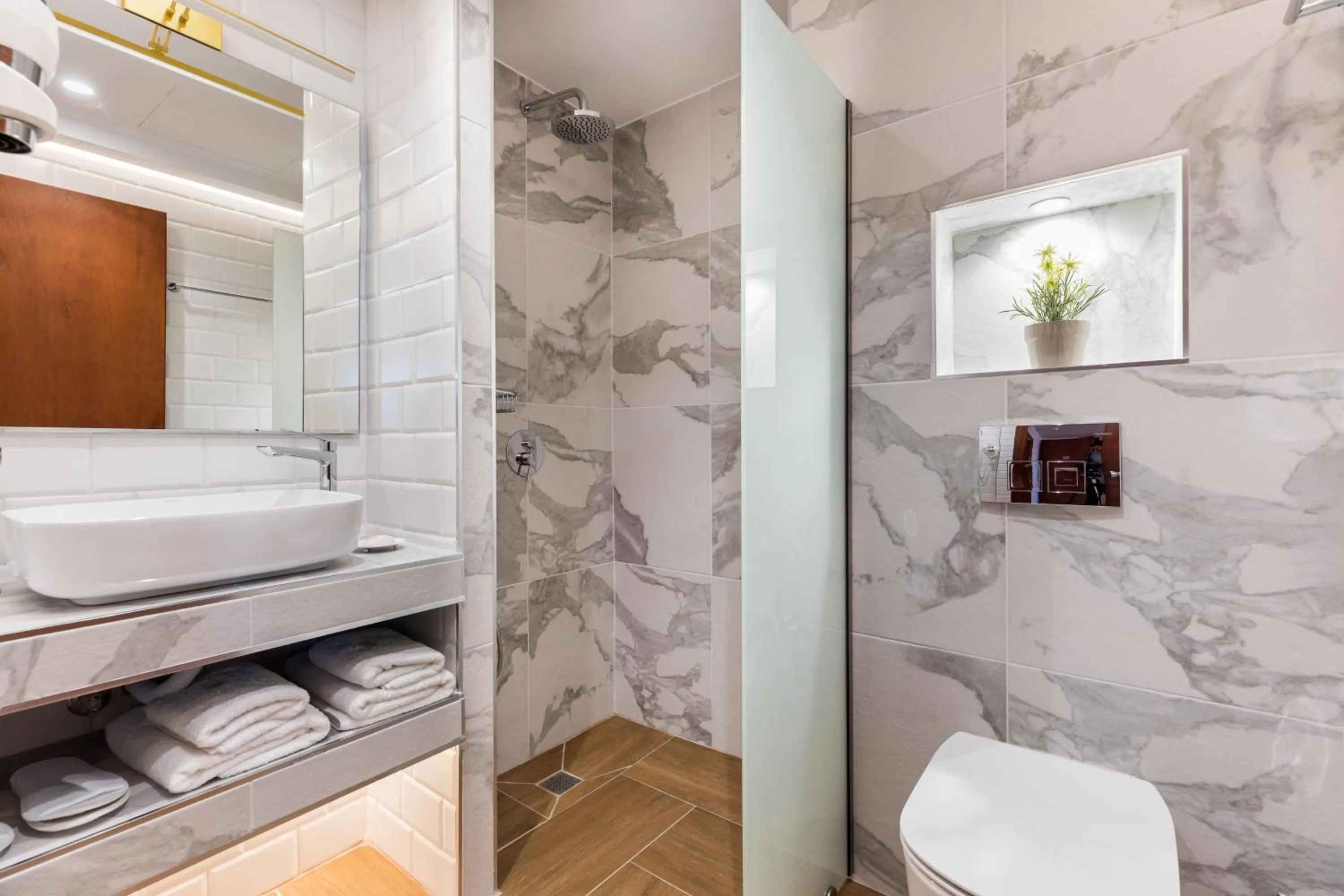 Bathroom in Eliza Hotel by Panel Hospitality