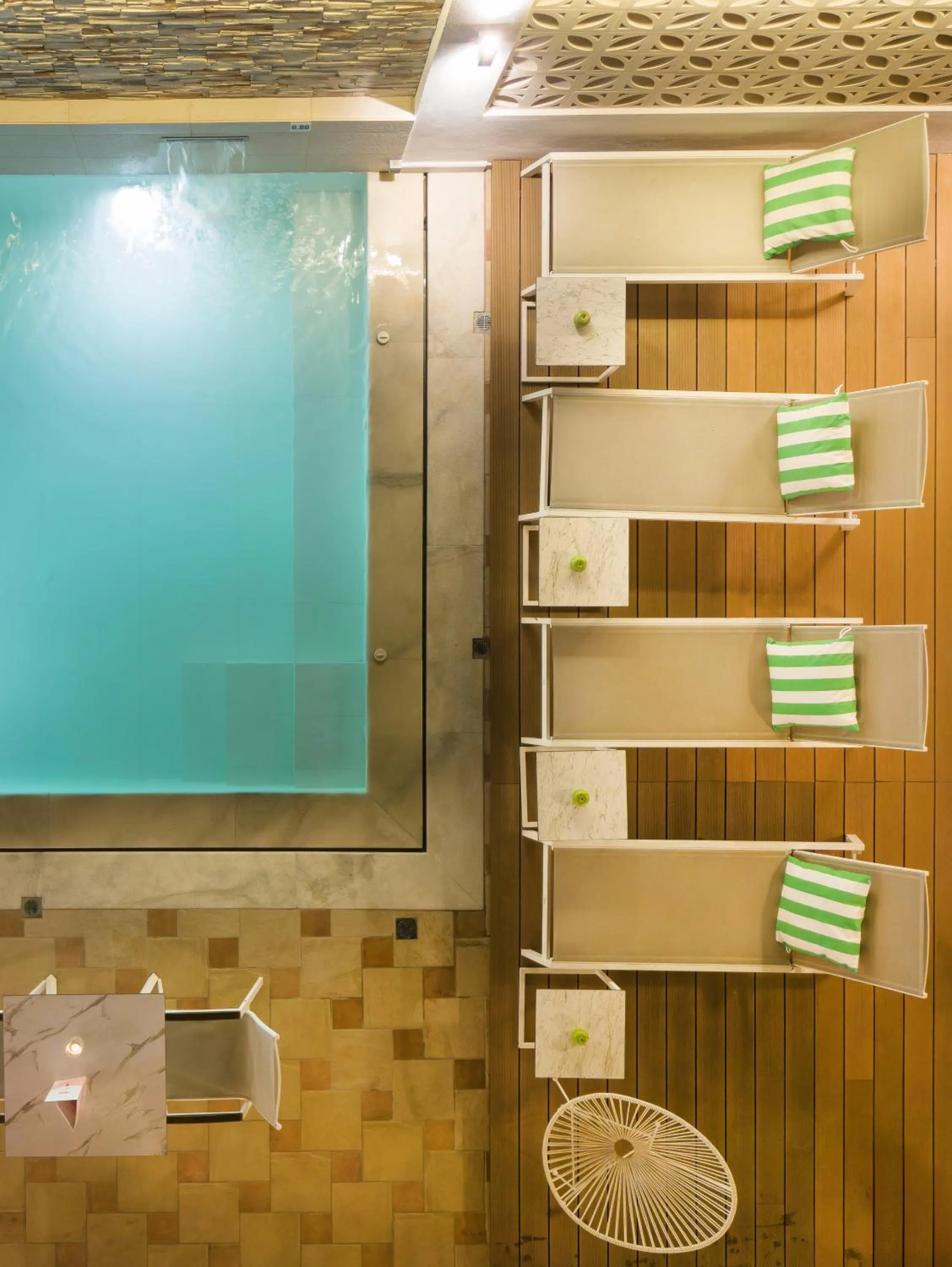 Swimming pool in Eliza Hotel by Panel Hospitality