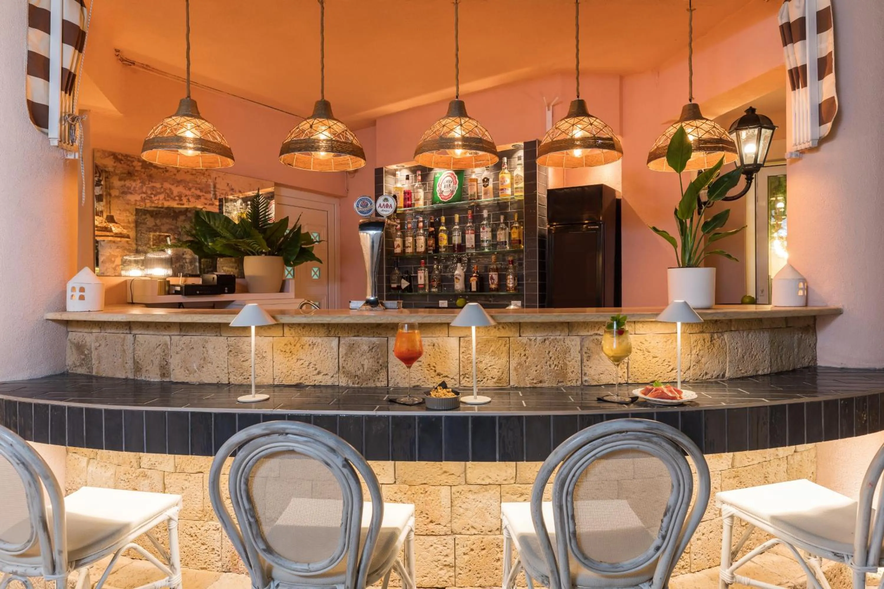 Lounge or bar in Eliza Hotel by Panel Hospitality