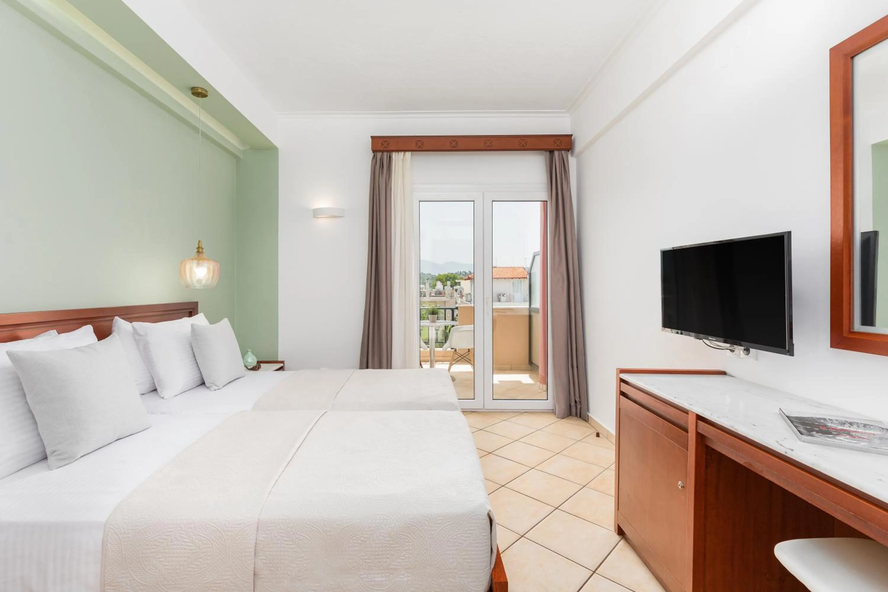 Photo of the whole room, Bed in Eliza Hotel by Panel Hospitality