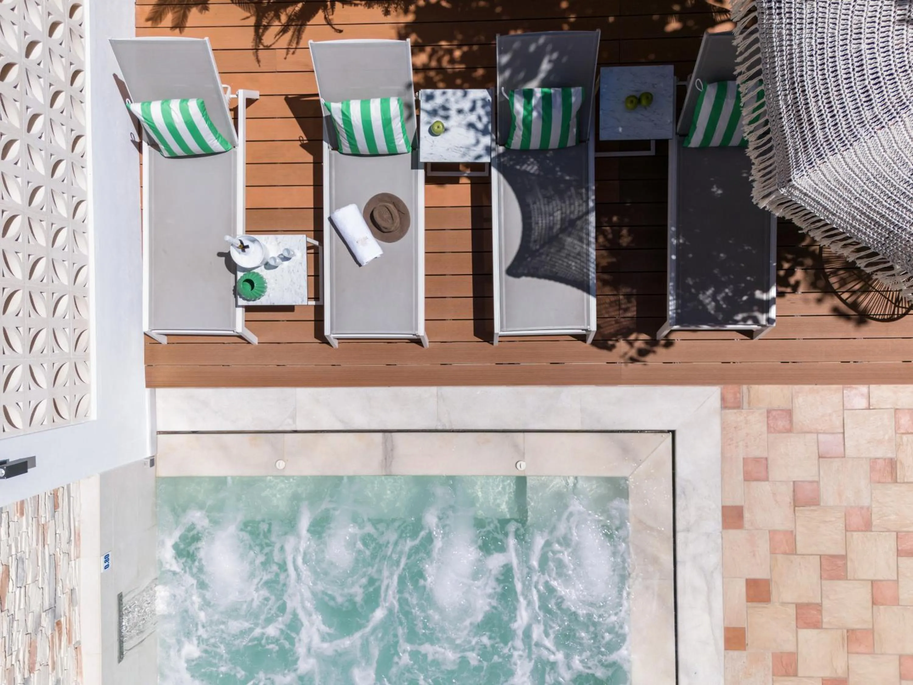 Swimming pool in Eliza Hotel by Panel Hospitality