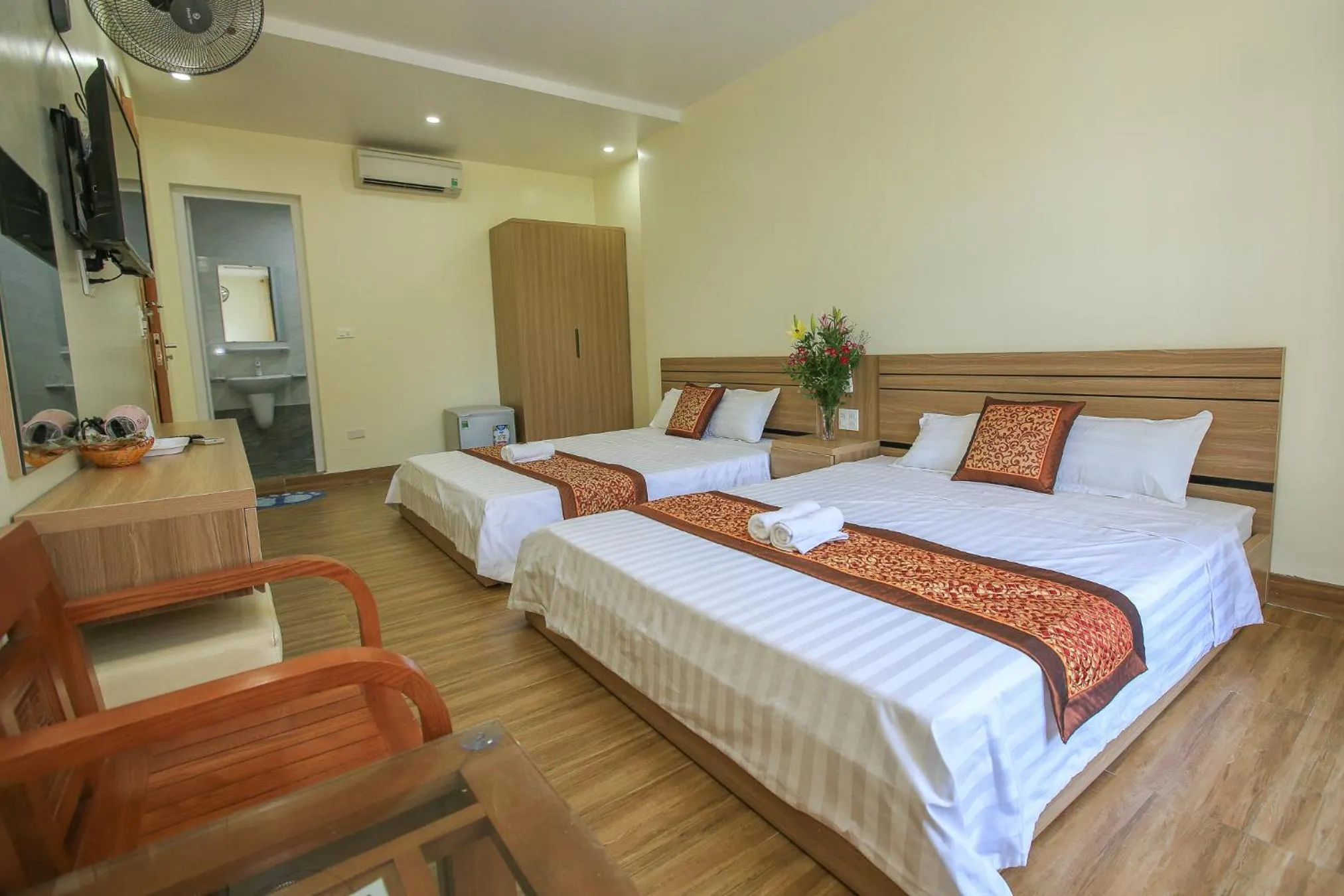 Photo of the whole room, Bed in Cat Ba Green Hotel