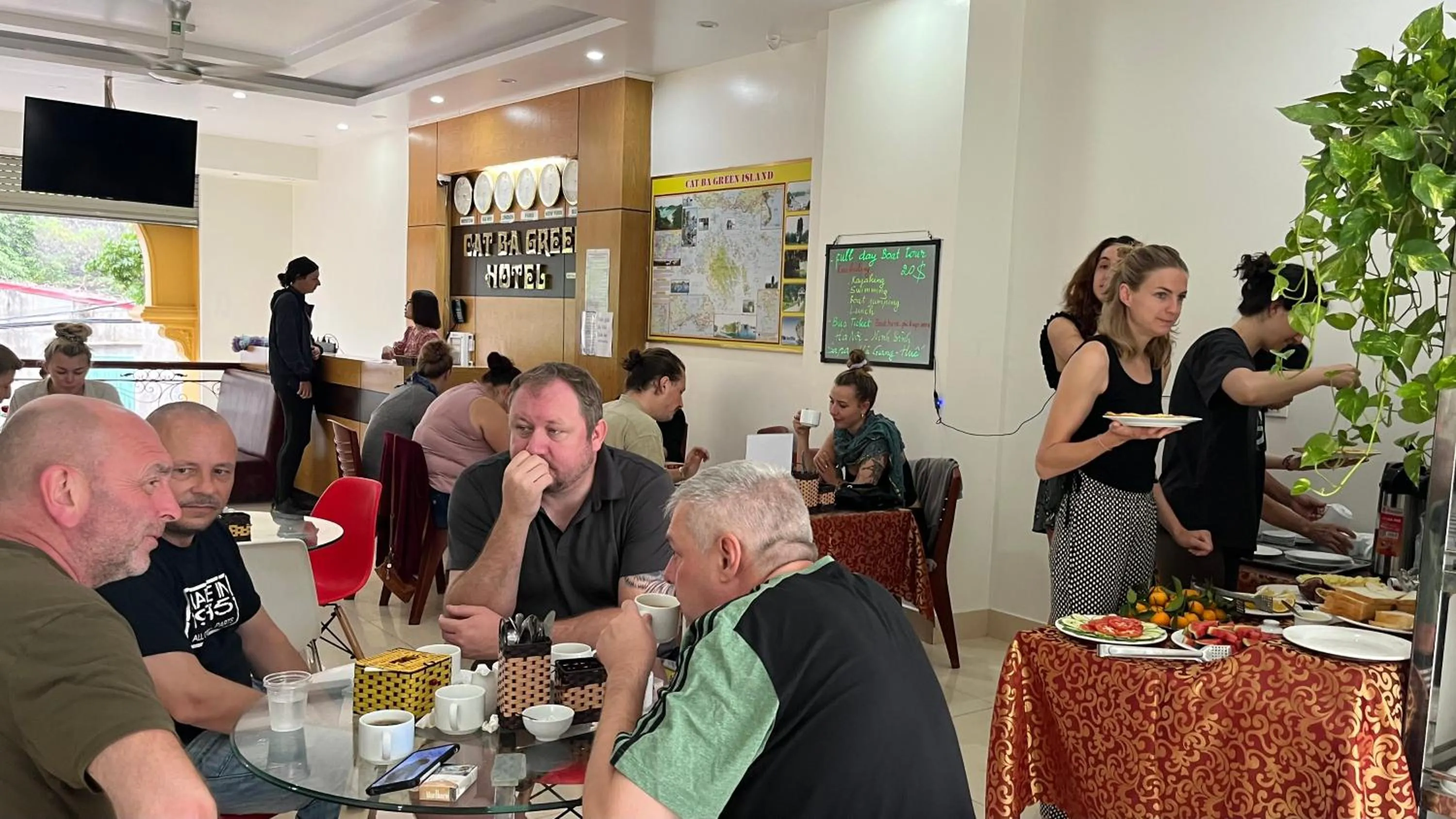 Food and drinks in Cat Ba Green Hotel