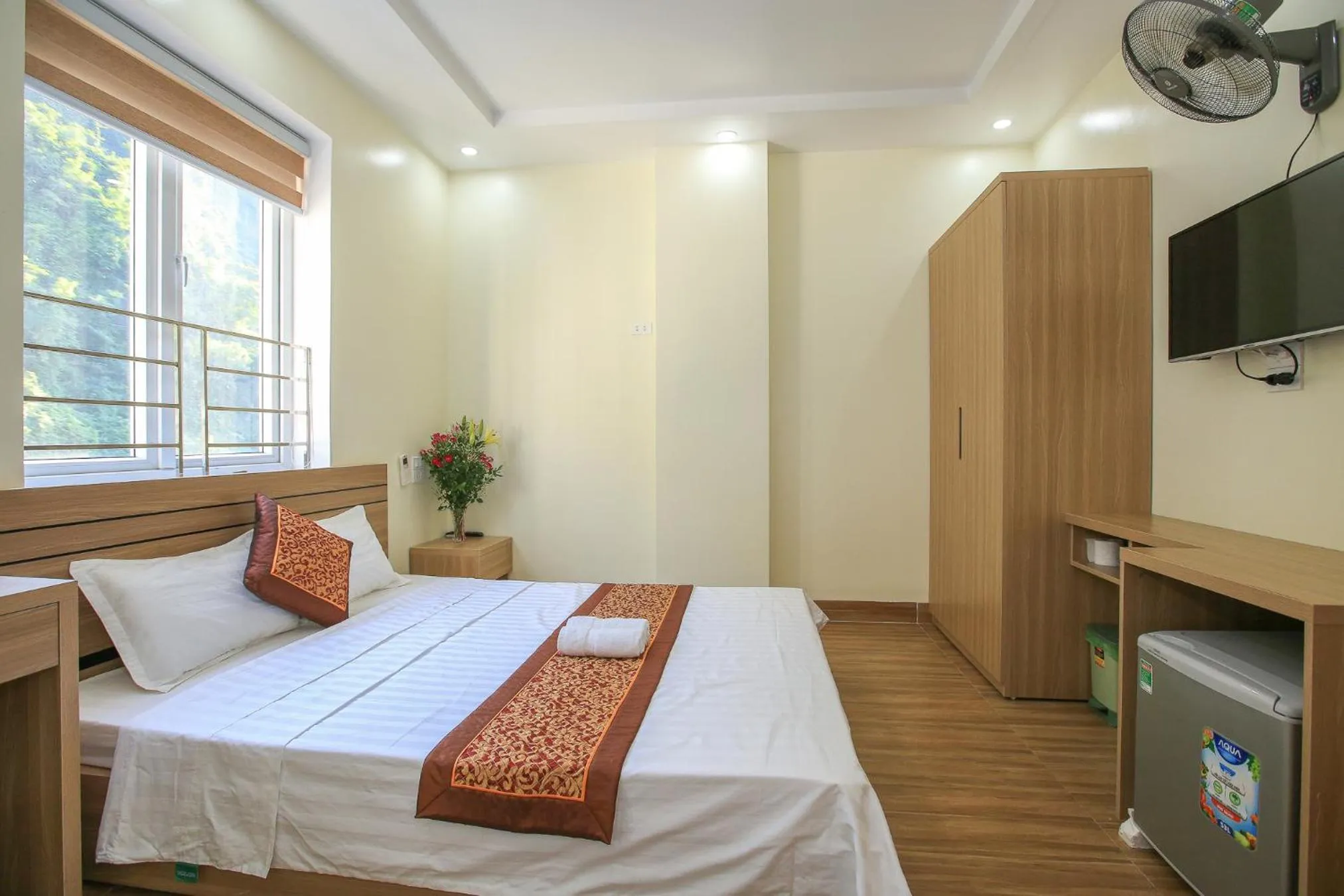 Photo of the whole room, Bed in Cat Ba Green Hotel