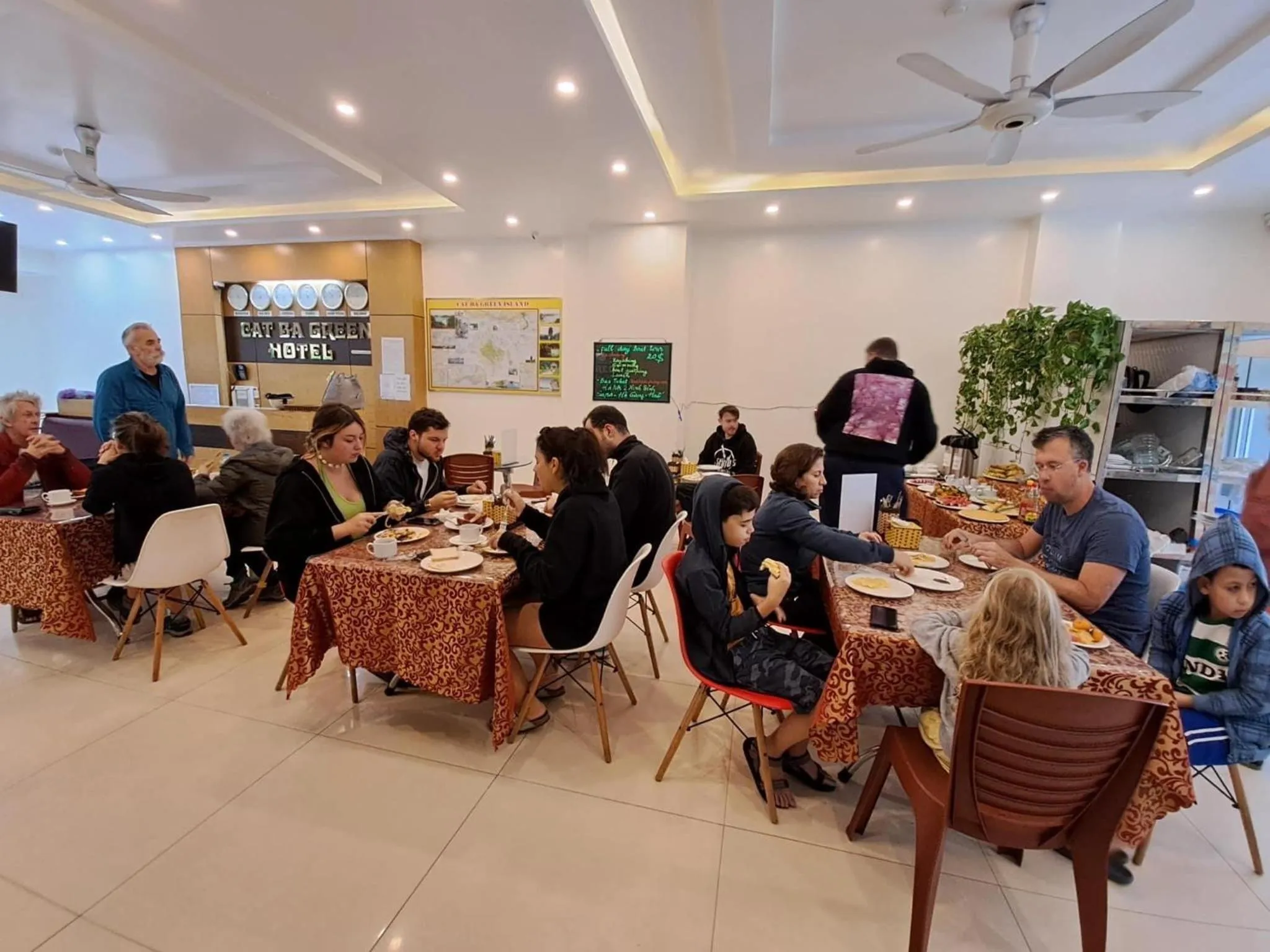 Restaurant/places to eat in Cat Ba Green Hotel