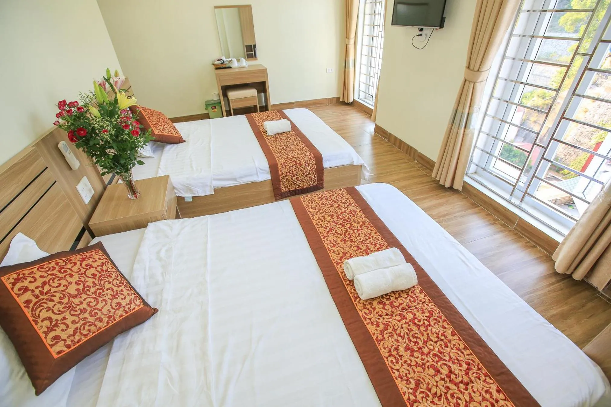 Bed in Cat Ba Green Hotel