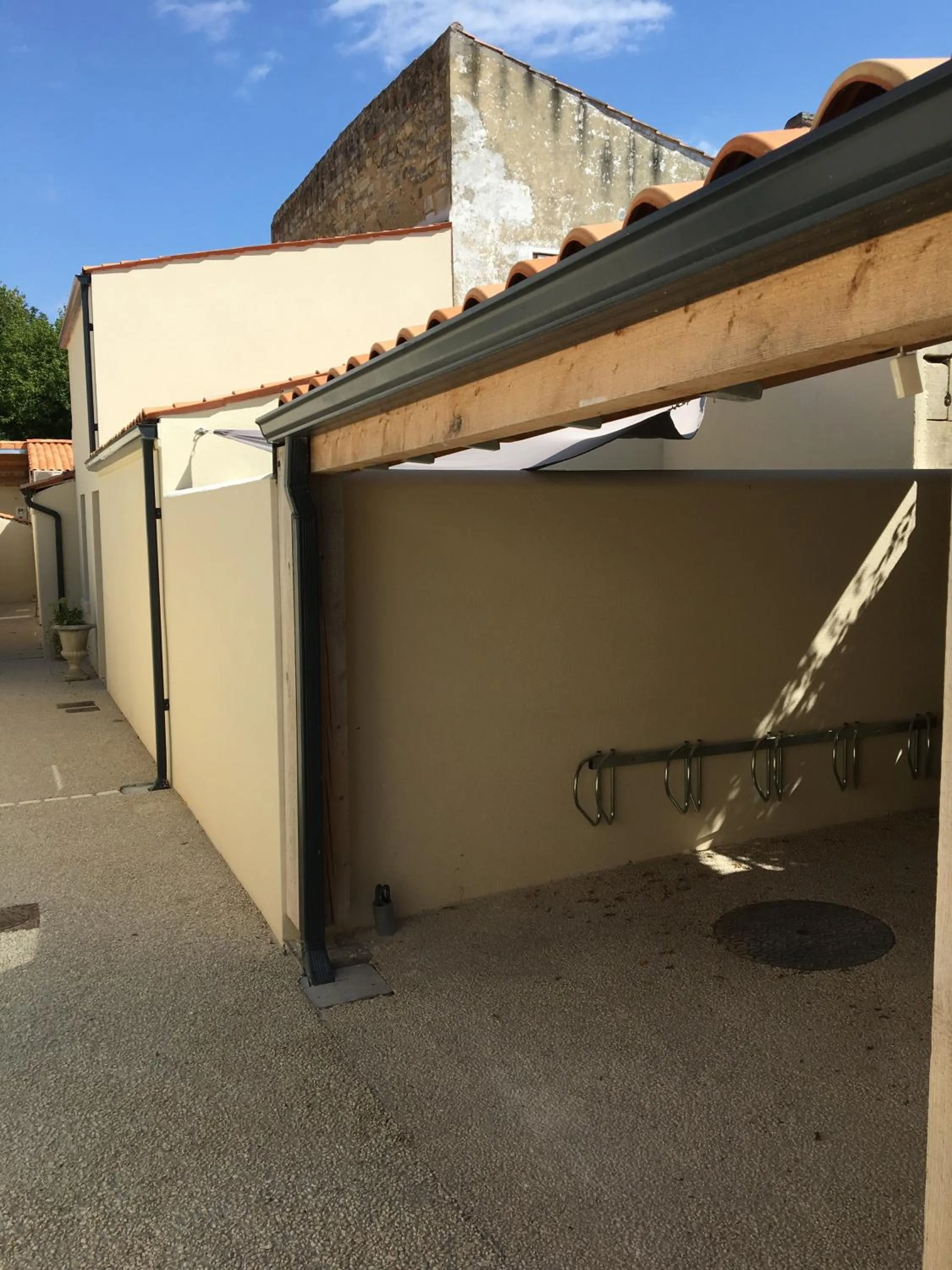 Property building in Le Clos du Square - climatisé