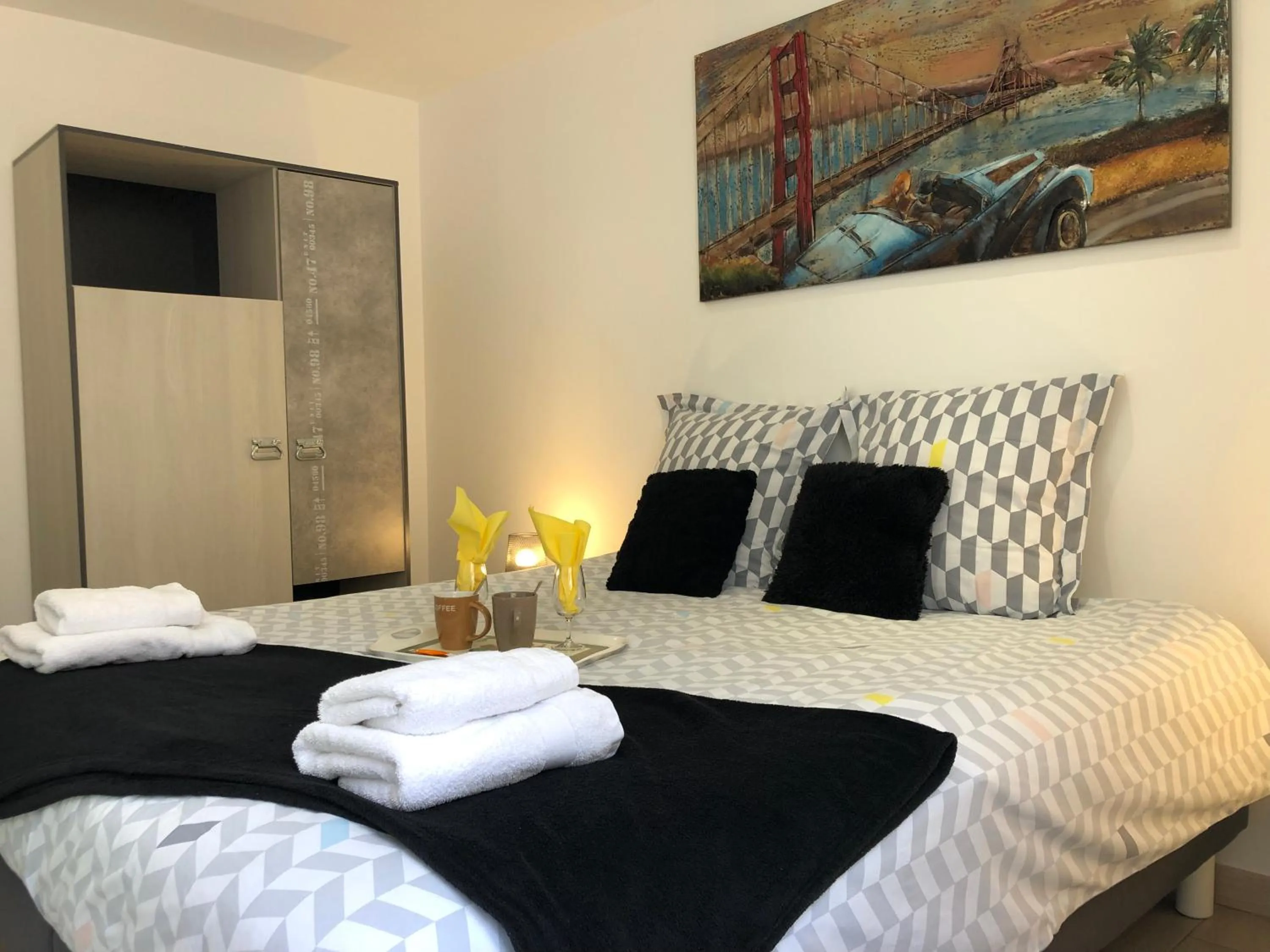 Bedroom, Bed in Le Clos du Square - climatisé