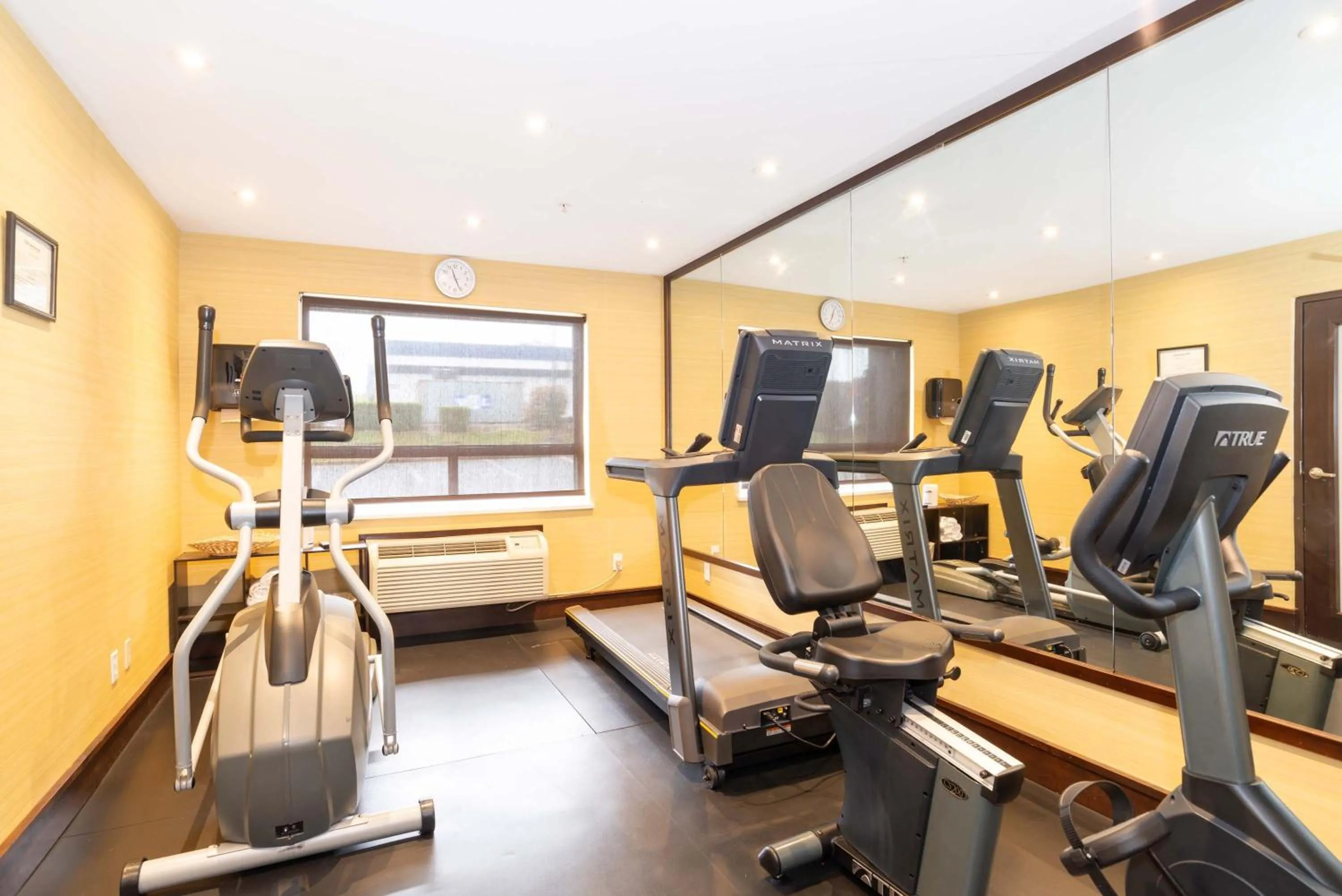 Fitness centre/facilities in Sandman Hotel and Suites Abbotsford