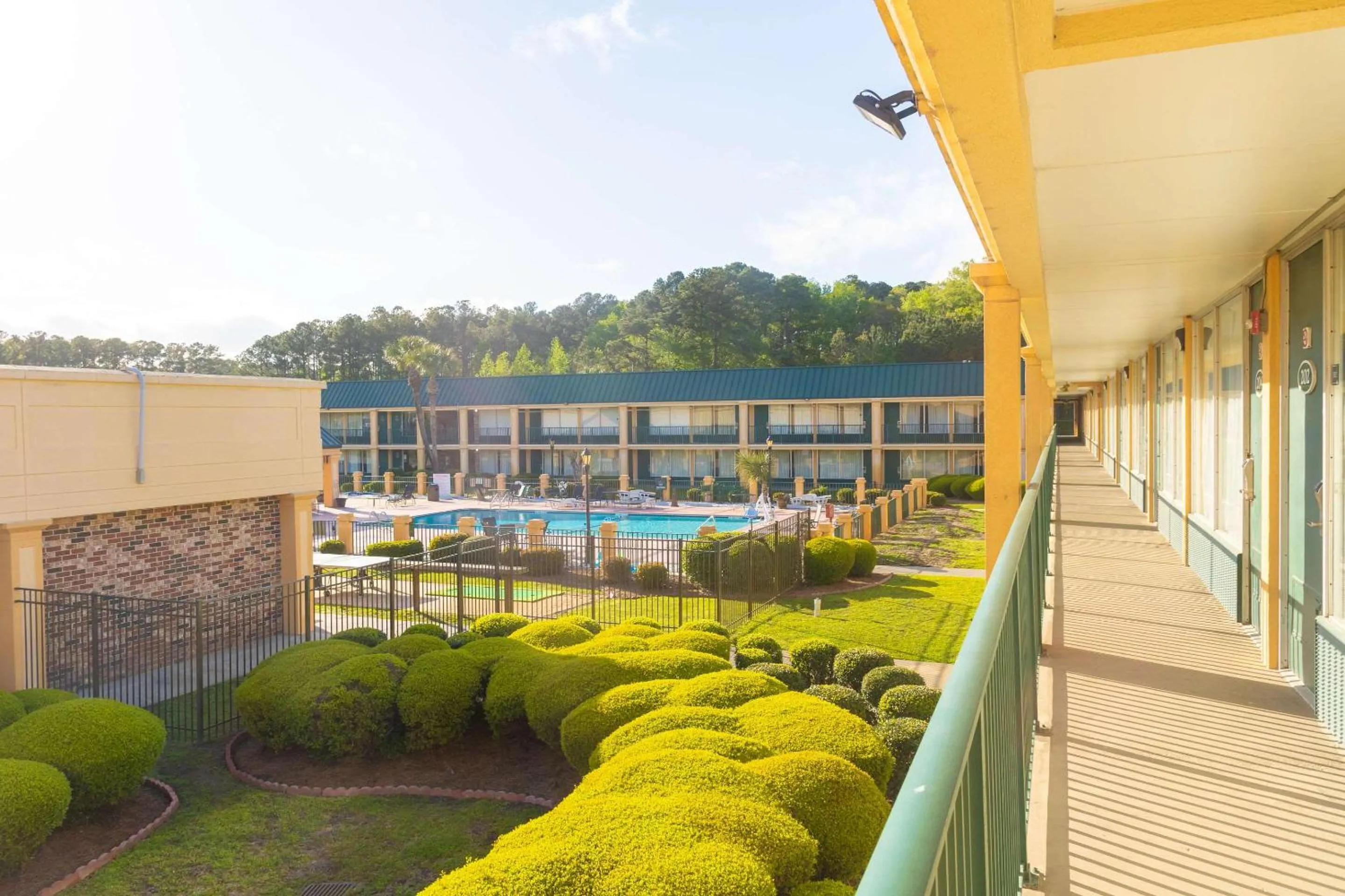 Property building in Quality Inn Richmond Hill - Savannah I-95